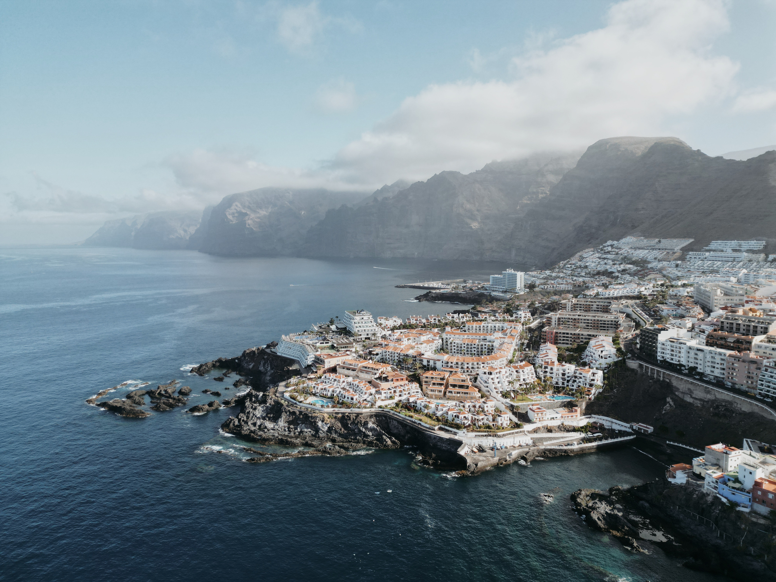 Beach photo shoot in Tenerife, Canary islands. Photographer in Frankfurt Evgeniia Dubrov