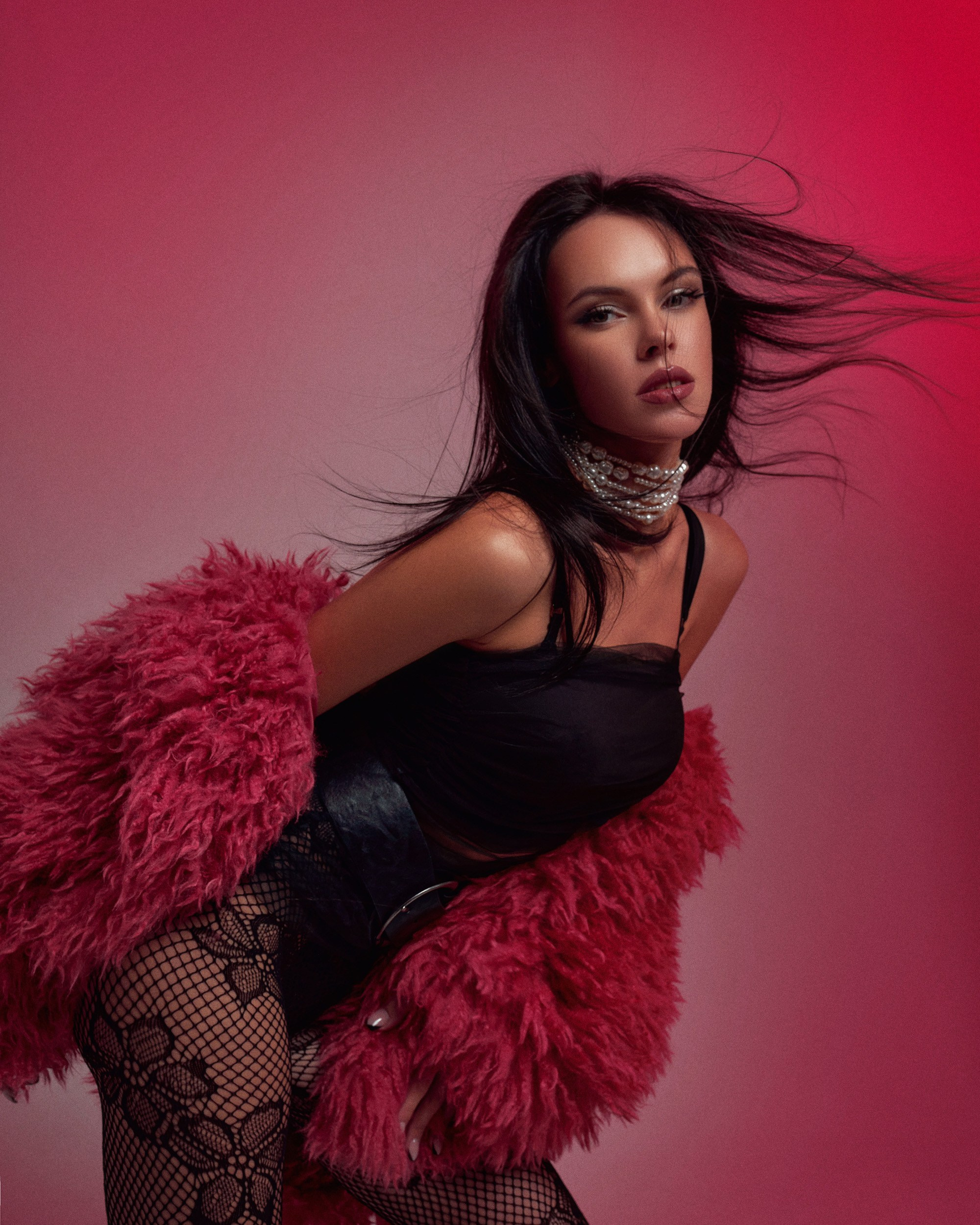 Sesión de fotos para marcas de ropa en un estudio profesional de Barcelona.