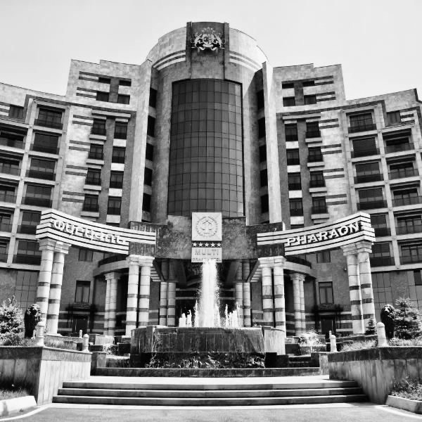 Էդուարդ և Էլմիրա. Hravirir.am Վեբ հրավիրատոմսեր