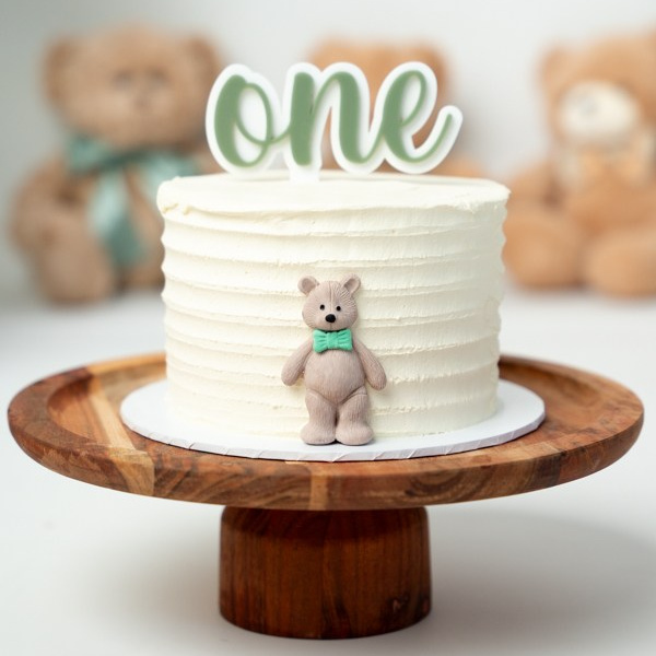 Cake smash session. Newborn and family photographer. Hills District. Sydney