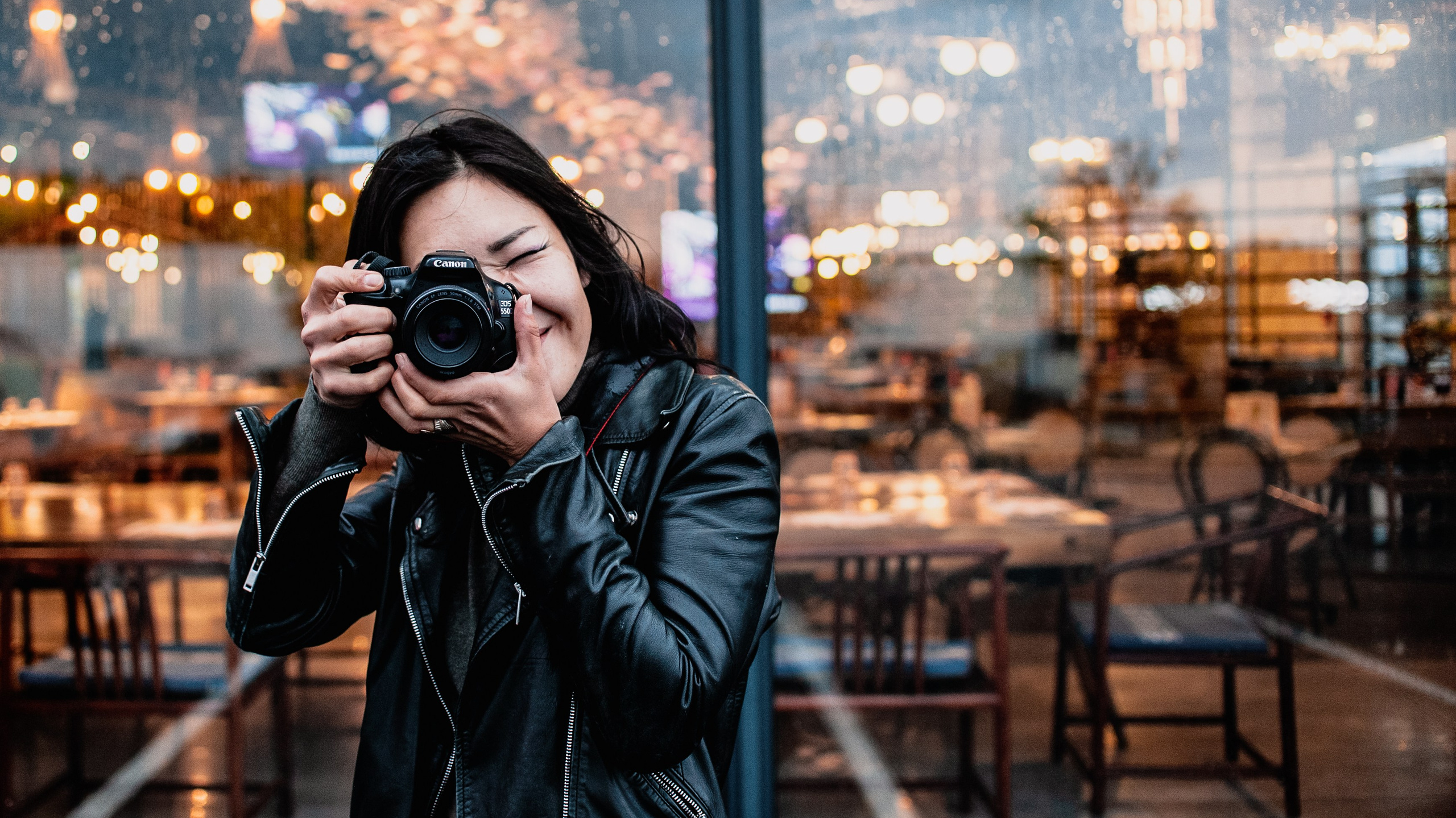 À propos. Photographe professionnelle à Poitiers, Tours et Châtellerault | Studio photo entre Poitiers et Tours – portraits, familles, entreprises, ma