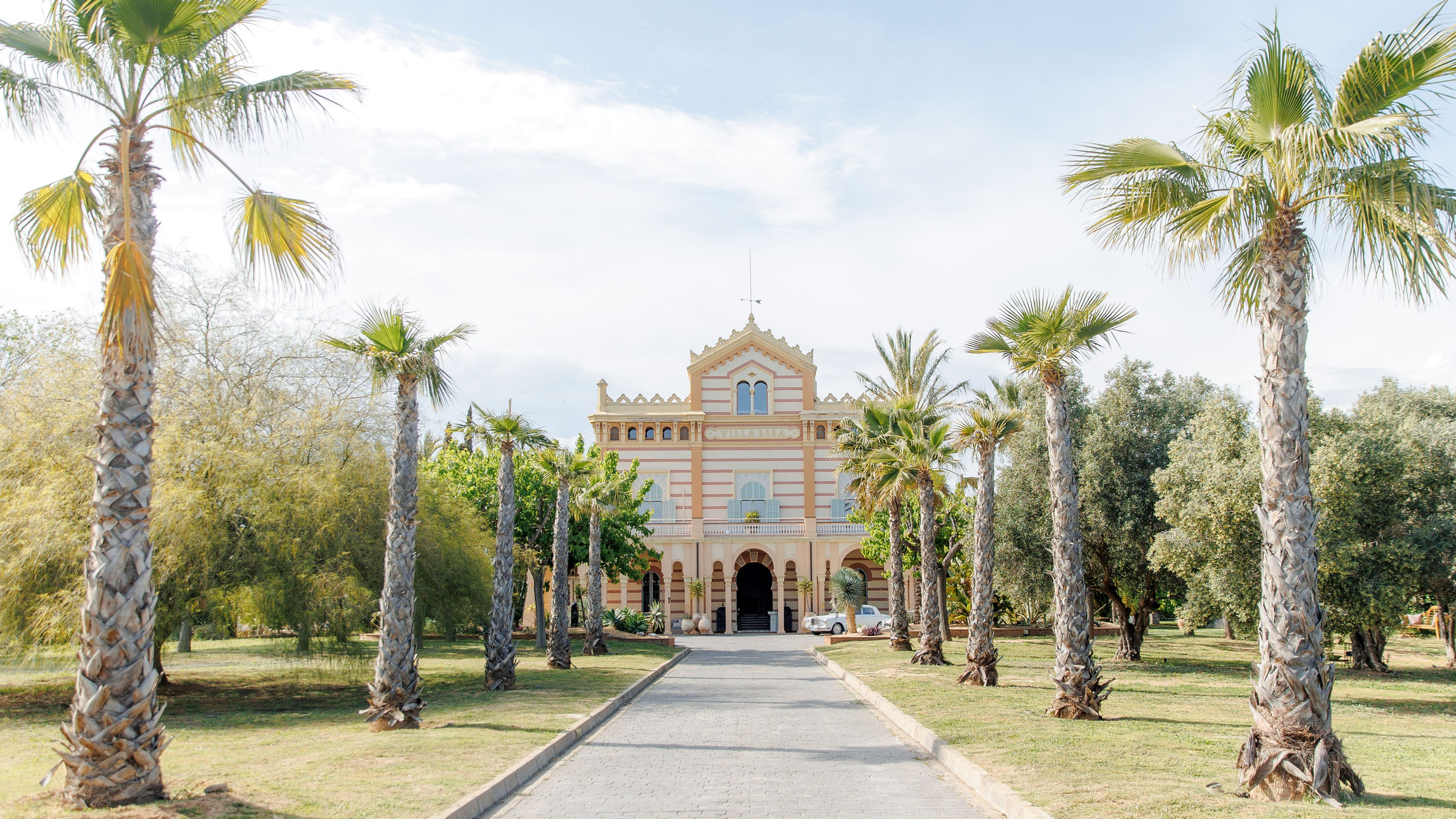 Facade of Gran Villa Rosa - the best wedding venue in Barcelona