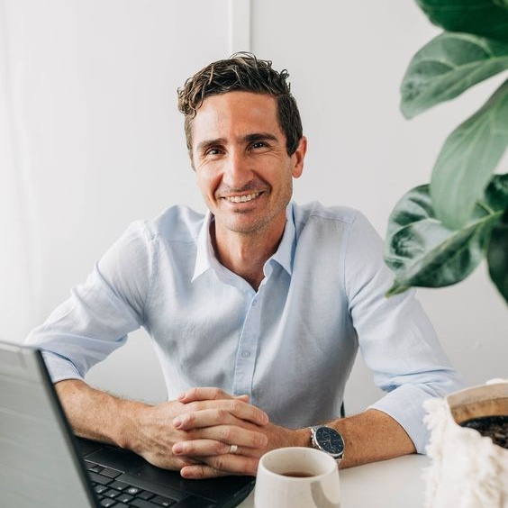 KOMERC PORTRETU IDEJAS - POZAS