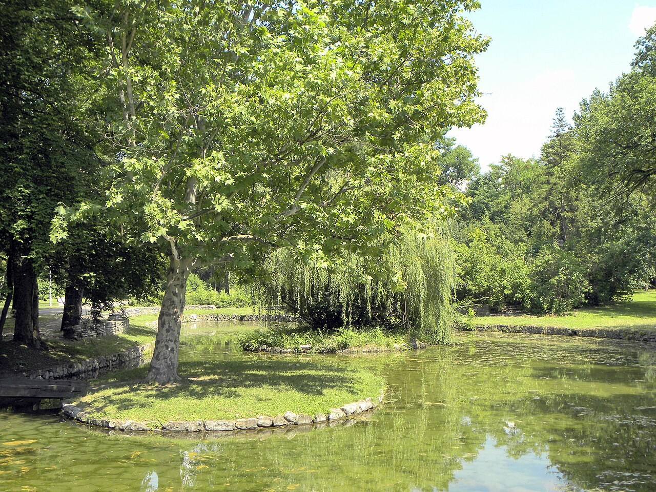 Prirodne lokacije za fotografisanje mladenca u Beogradu. Fotograf za venčanja Beograd | Mandic Weddings