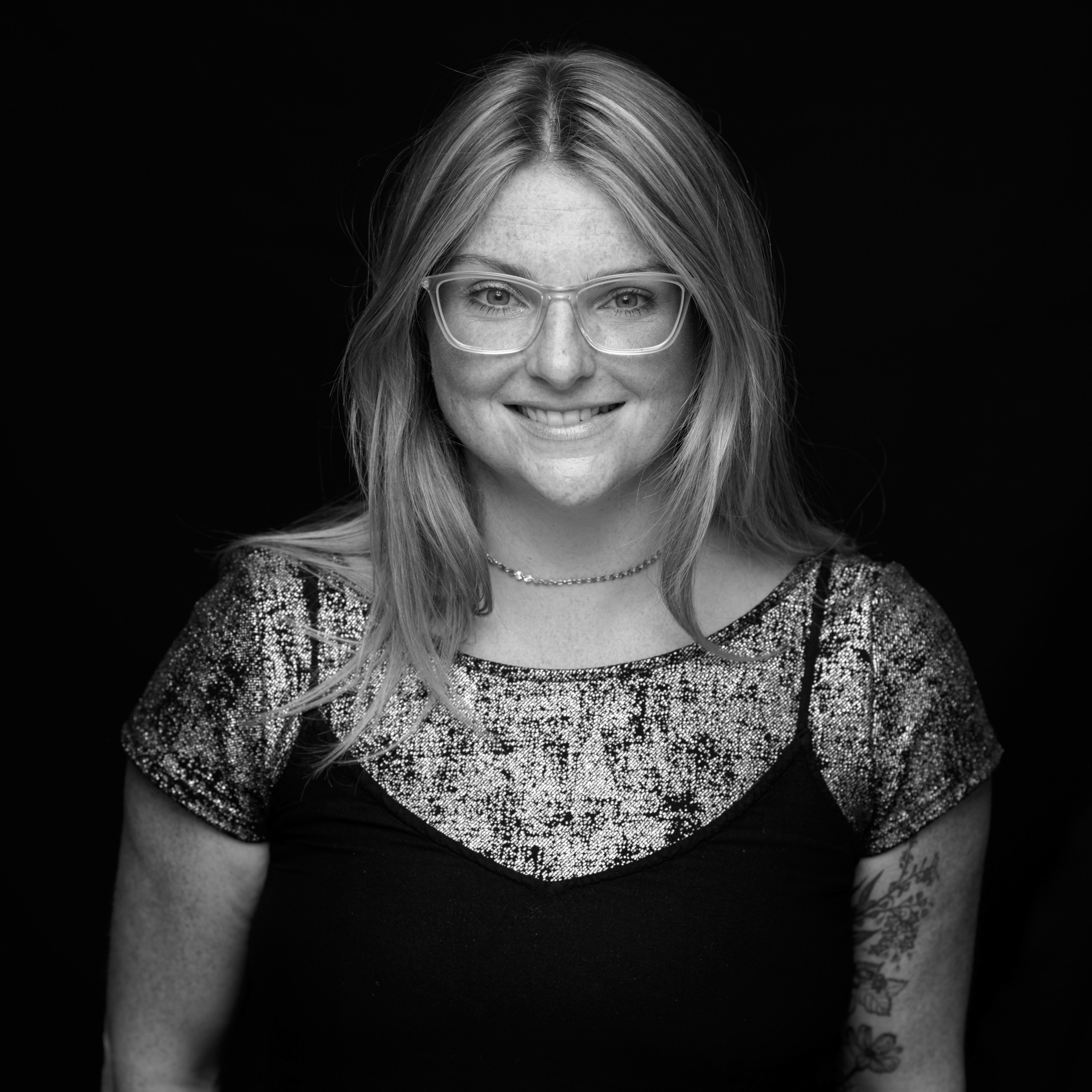 Luxury Editorial Portrait Experiences Elora | Lux Monochrome