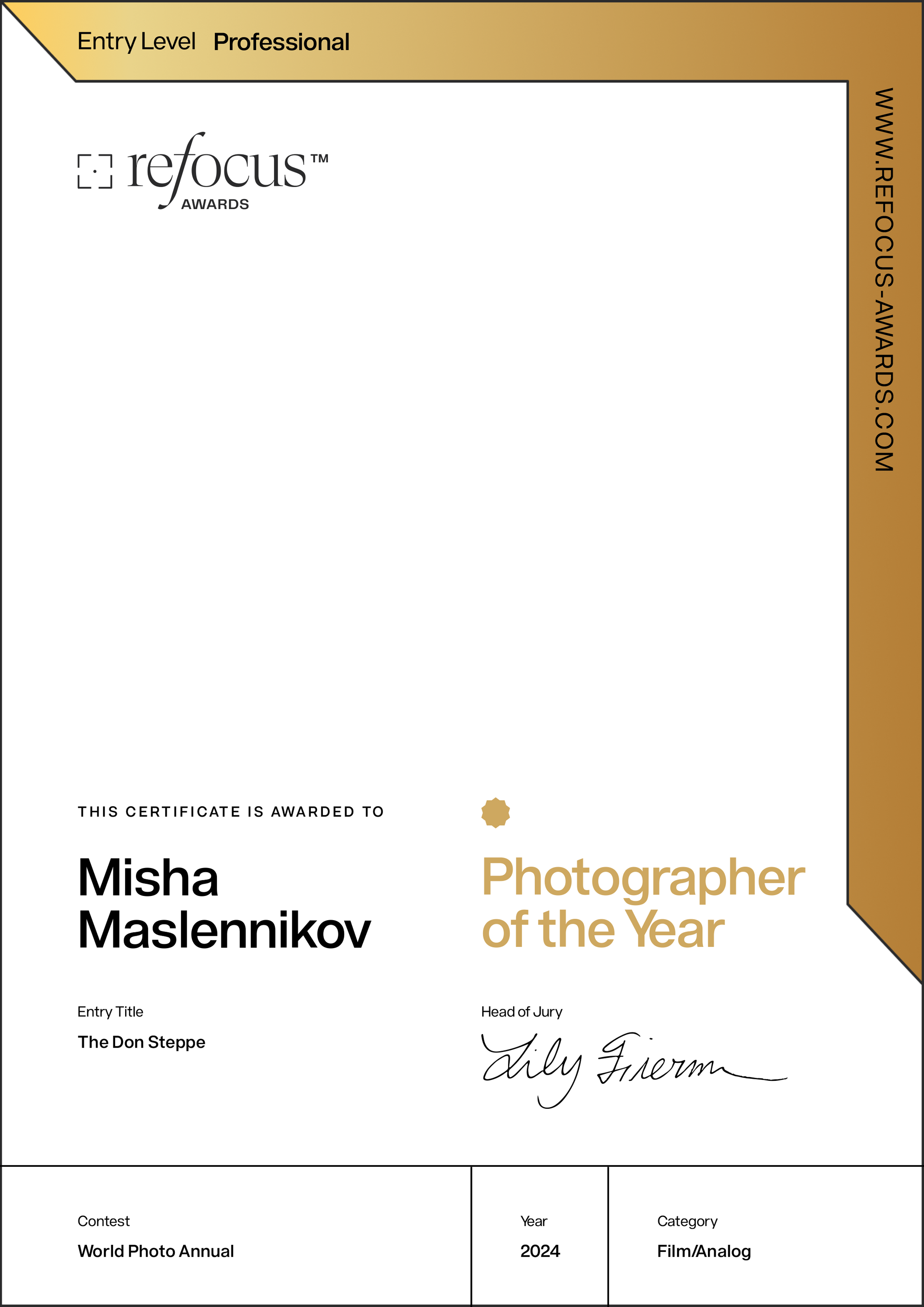 Ежегодник всемирной фотографии 2024. Миша Масленников. Документальная фотография. Одесса