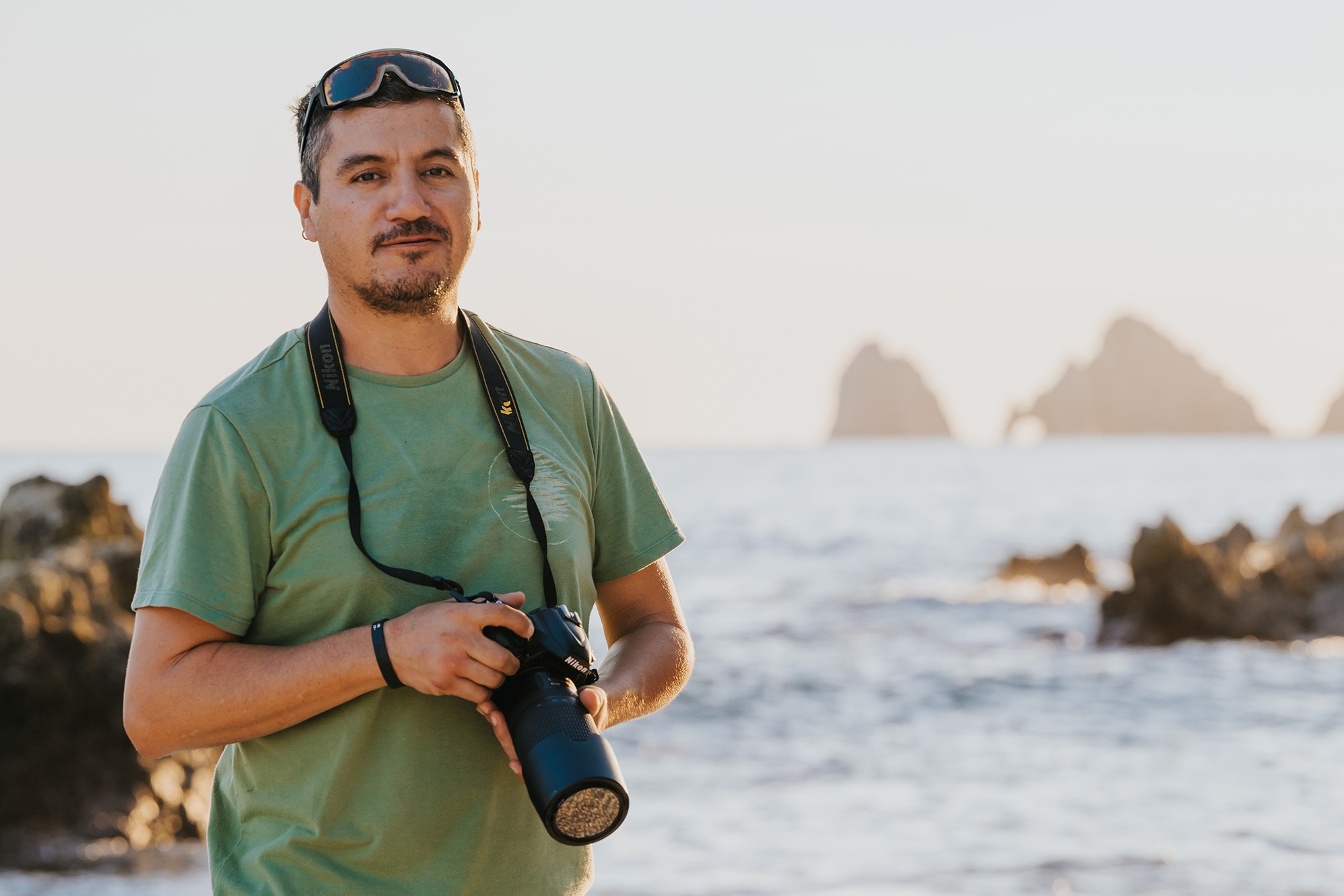 About Izrael Reyna | Los Cabos Wedding & Portrait Photographer. Los Cabos Wedding Photographer – Izrael Reyna