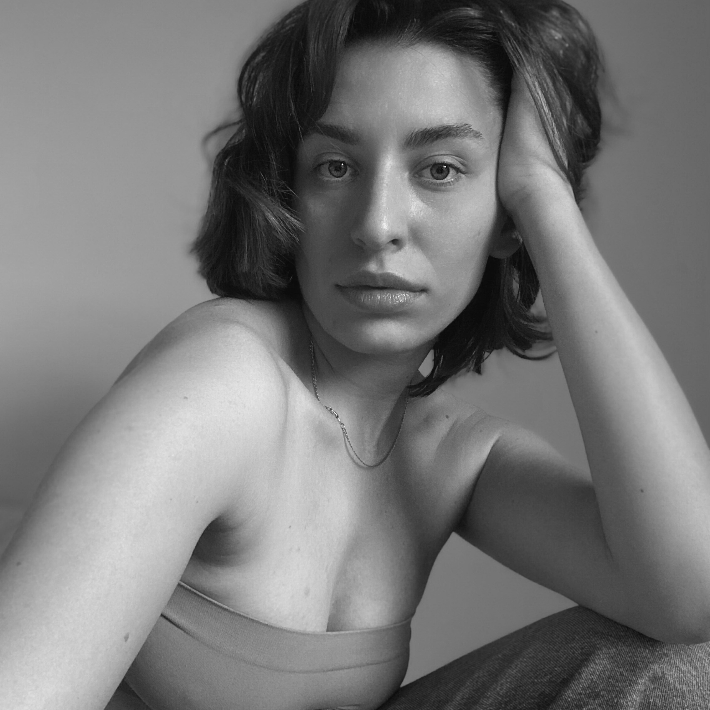 Contact. NYC Photographer Juliet Karan