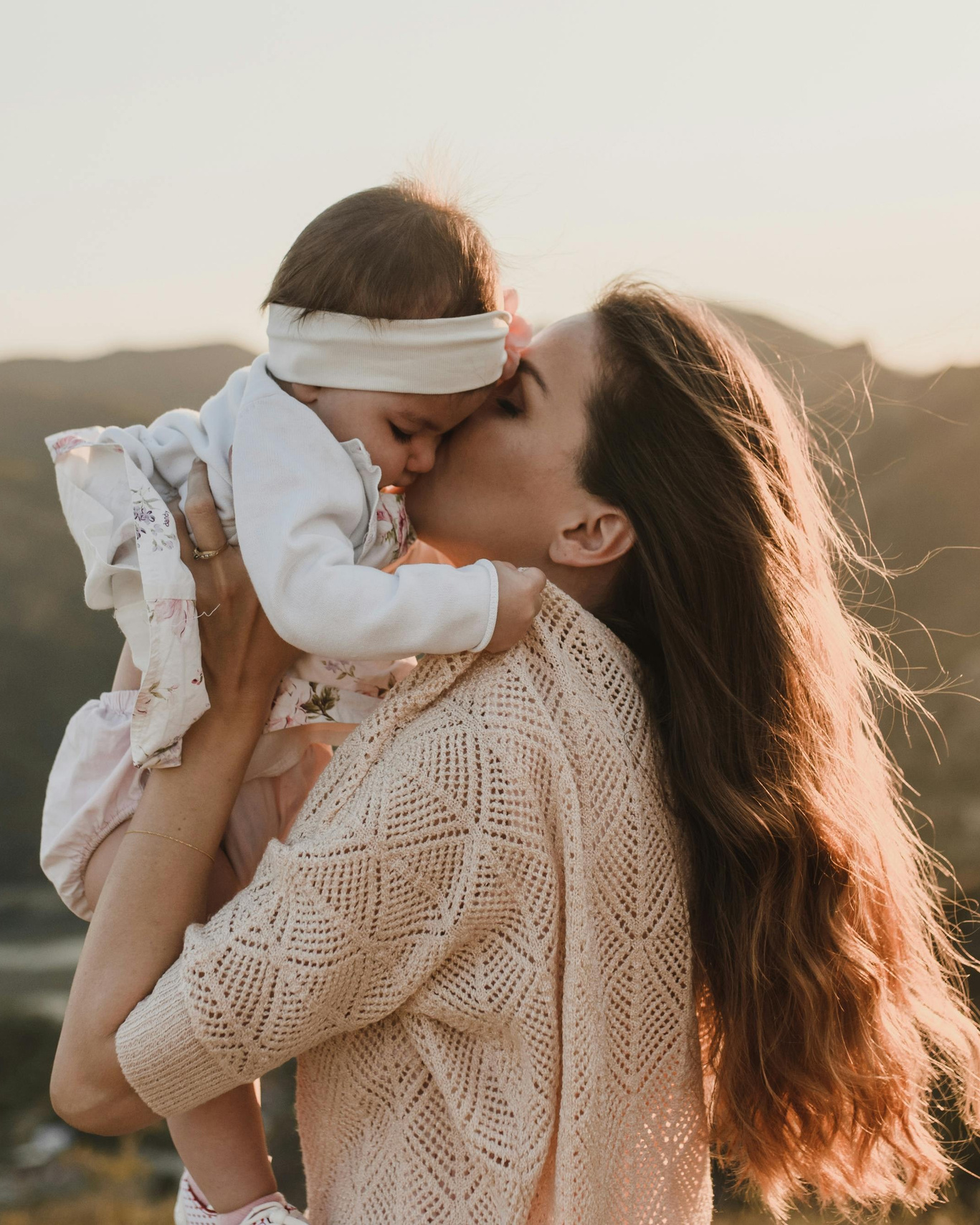 Contact. MCrisStudio