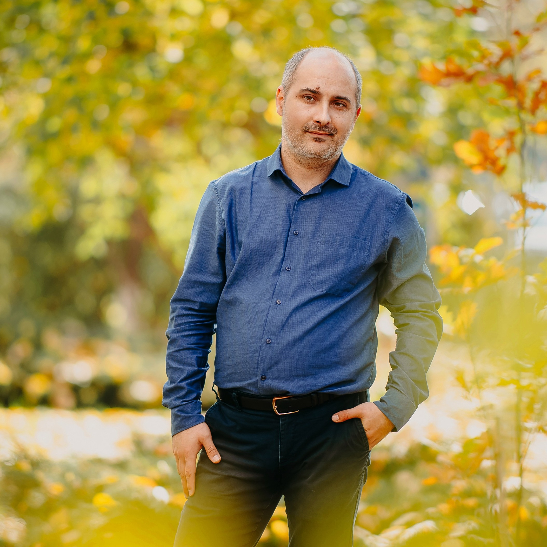 Contact. Eduard Schiopu — Fotograf de nunta si botez Iasi