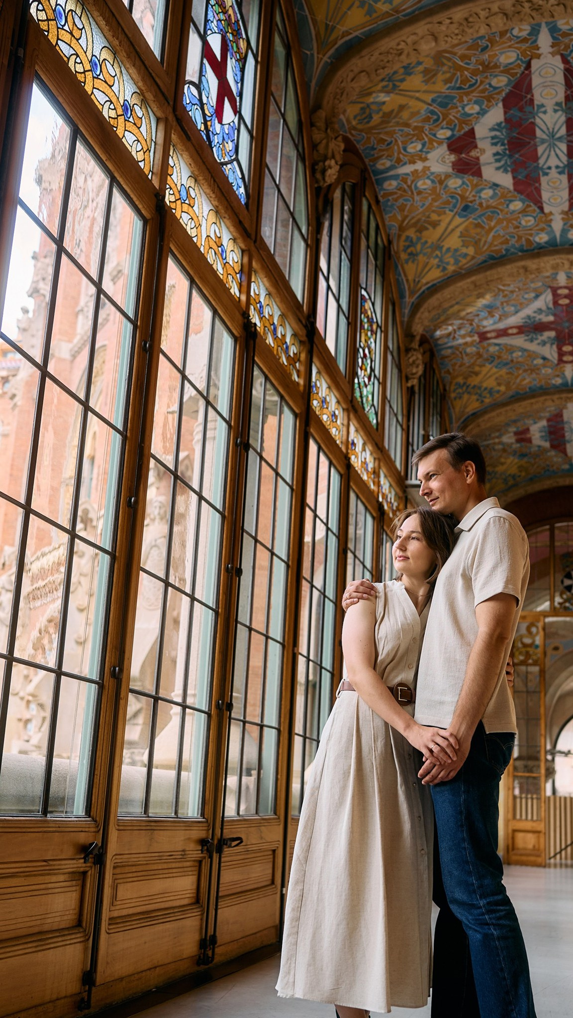 Service packages and prices for individual, couple, love-story and family photo shoots in Barcelona. POSTCARD.BCN Photographer Kate in Barcelona. Love-story, family or individual photo shoots