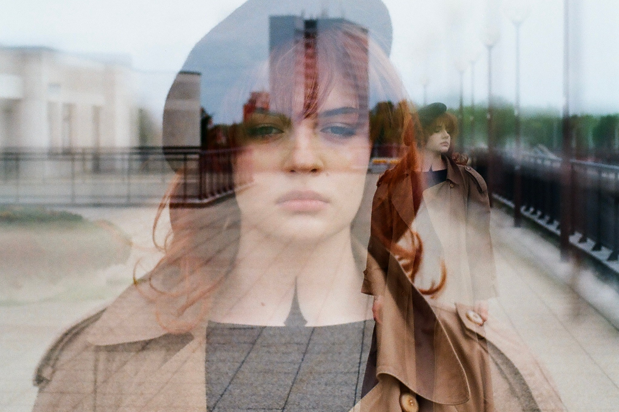 Художественный портрет с эффектом движения и многослойности