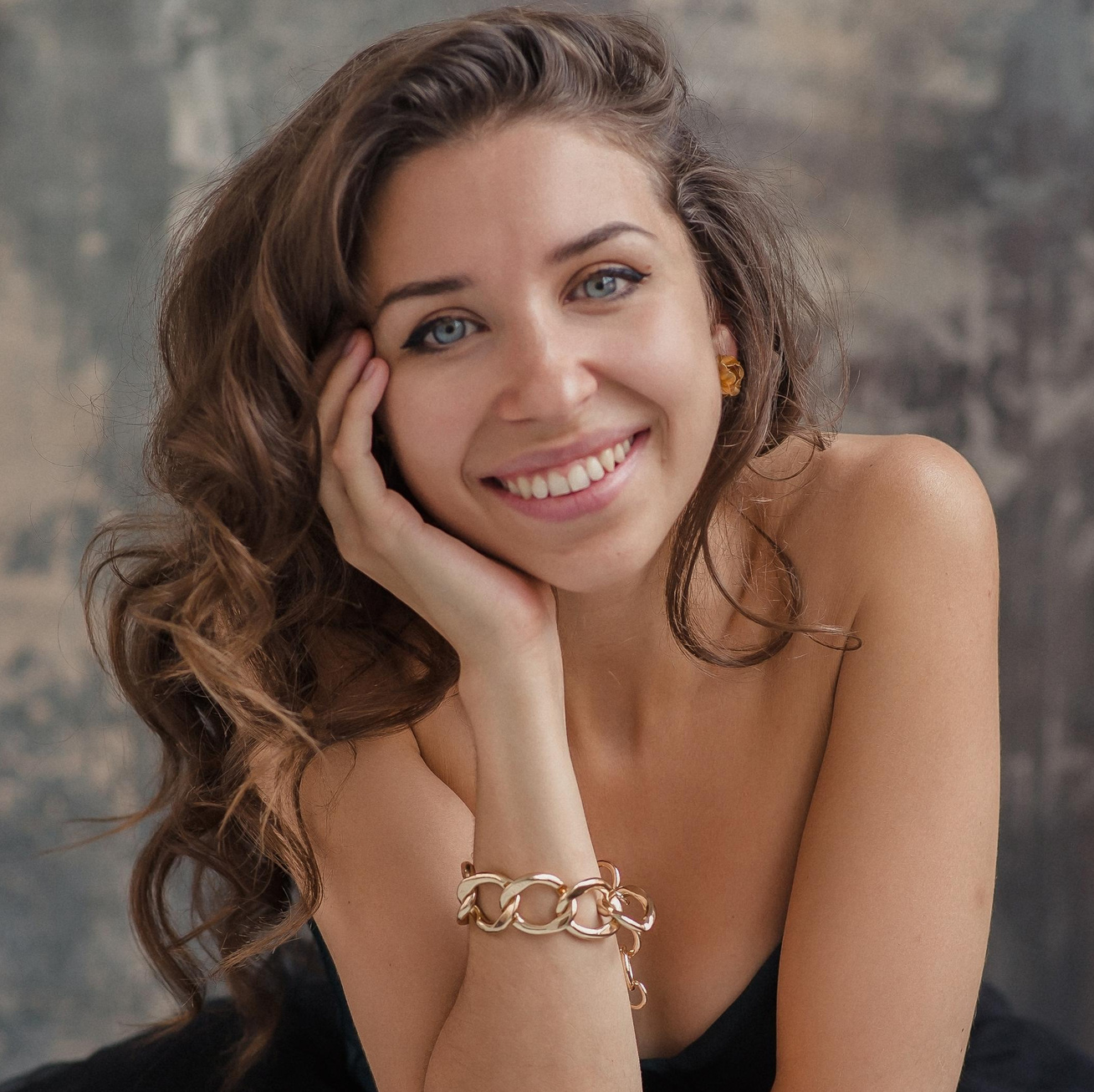 Ekaterina Mamysheva - Opera singer / Soundtrack vocalist