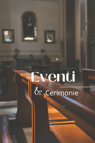 foto dei sposi che escono dalla chiesa durante il lancio del riso 