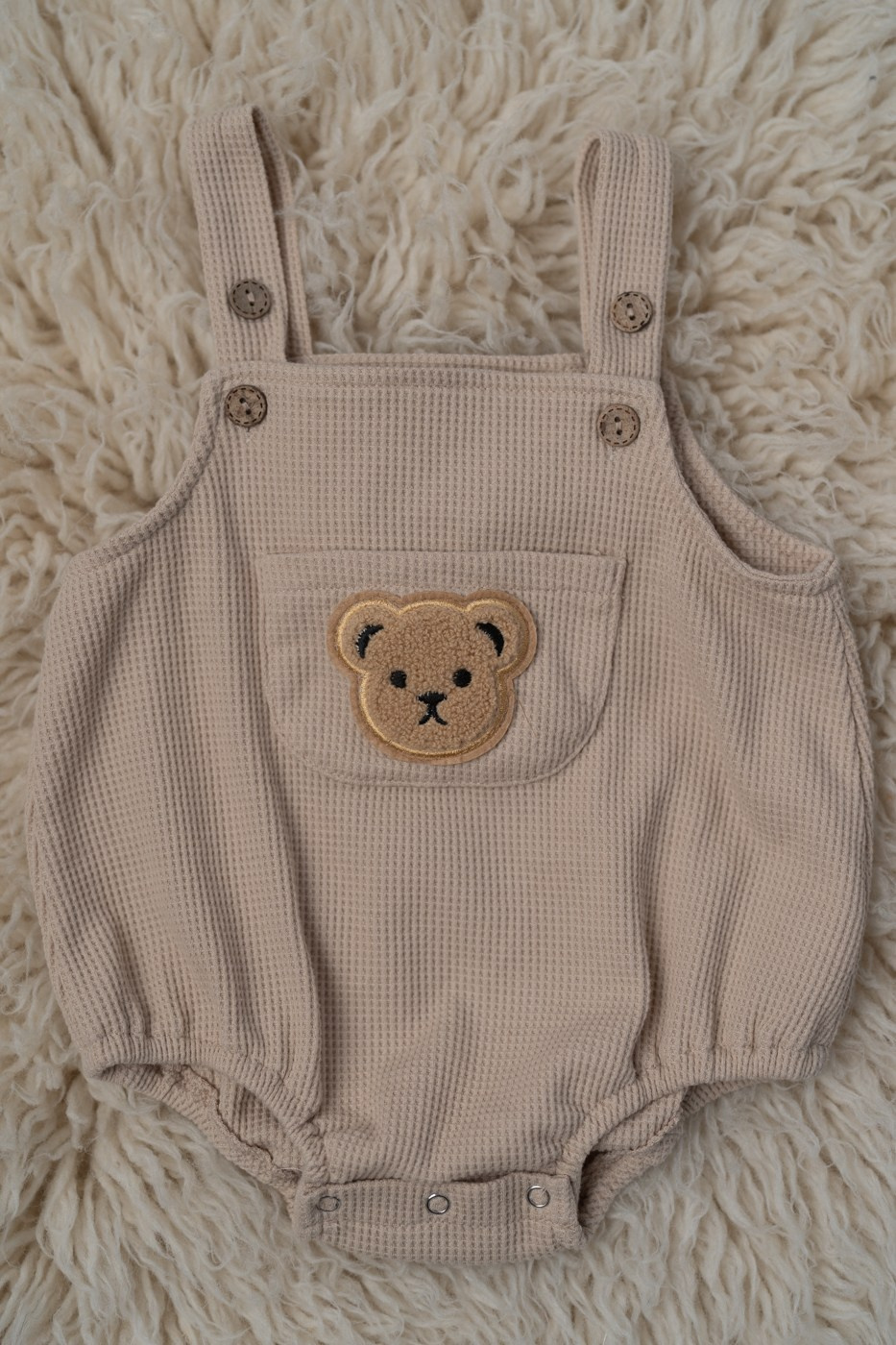 Cake smash outfits for boys. Newborn and family photographer. Hills District. Sydney