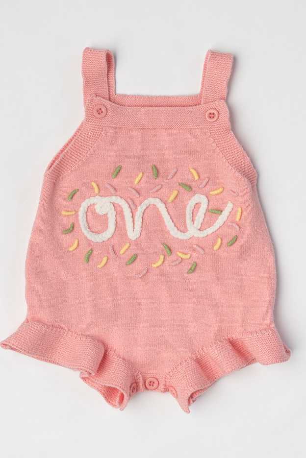 Cake smash outfits for girls. Newborn and family photographer. Hills District. Sydney