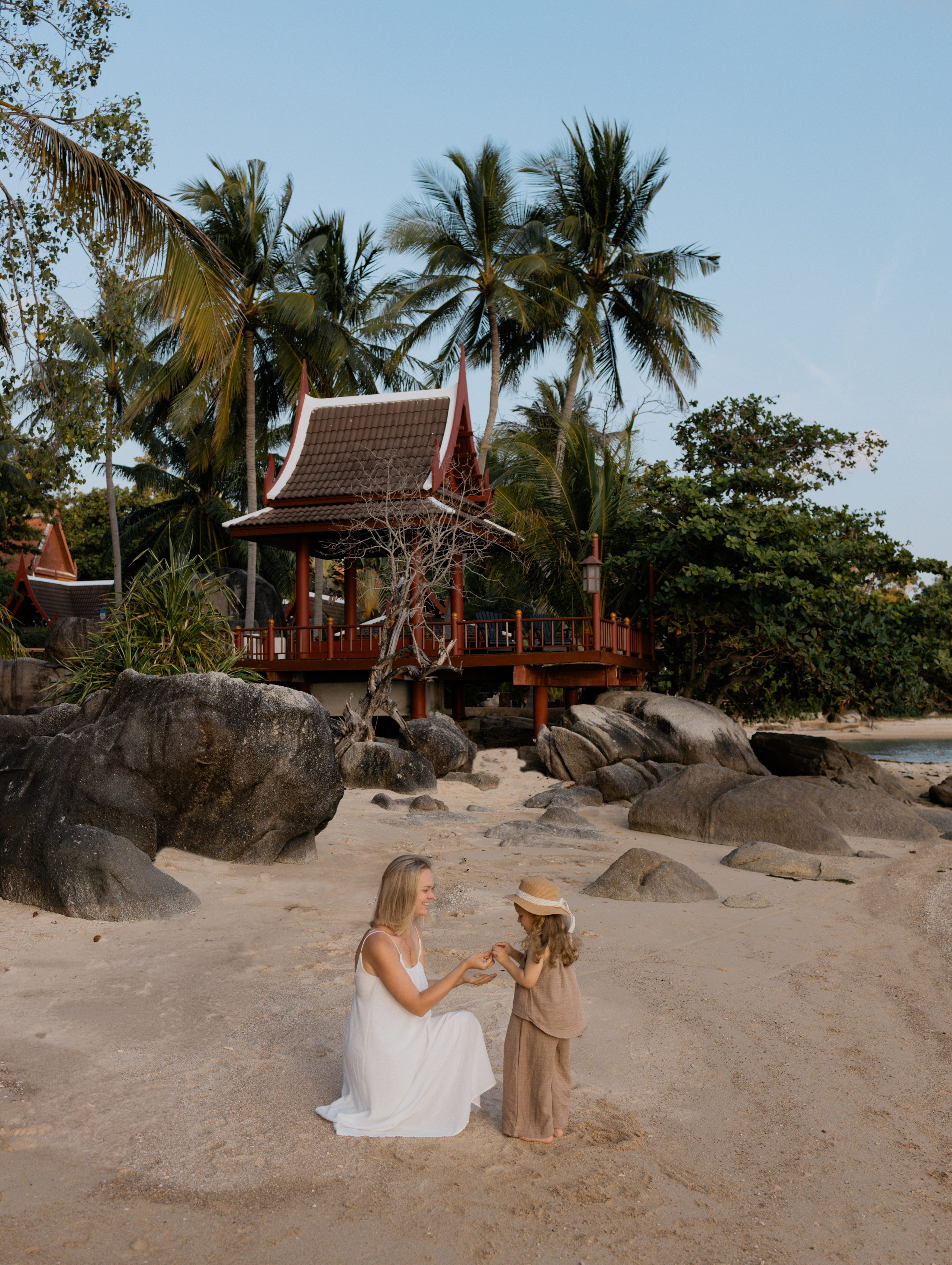 LOCATIONS. Photographer on Koh Samui Elena