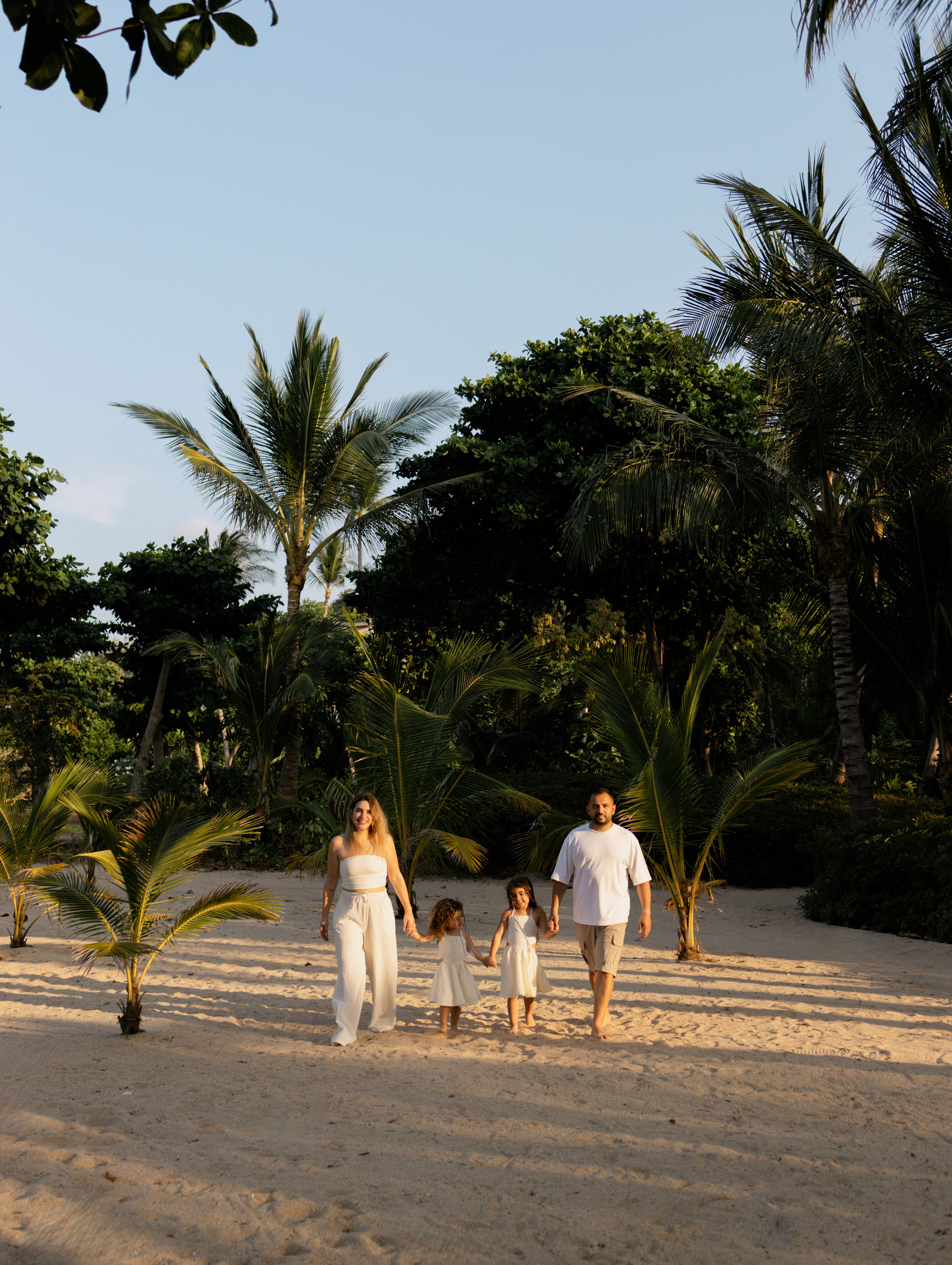 LOCATIONS. Photographer on Koh Samui Elena