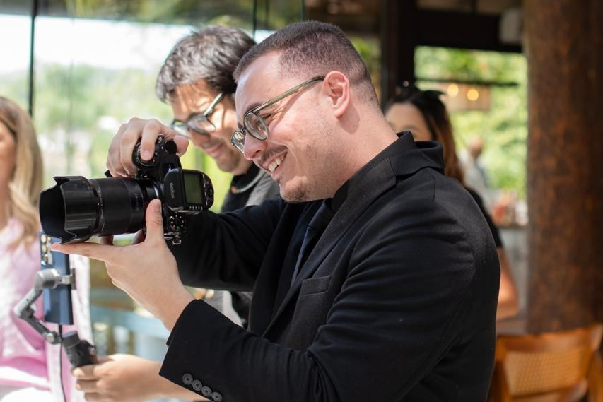 Como escolher o fotógrafo de casamento certo: 7 critérios que vão além do preço