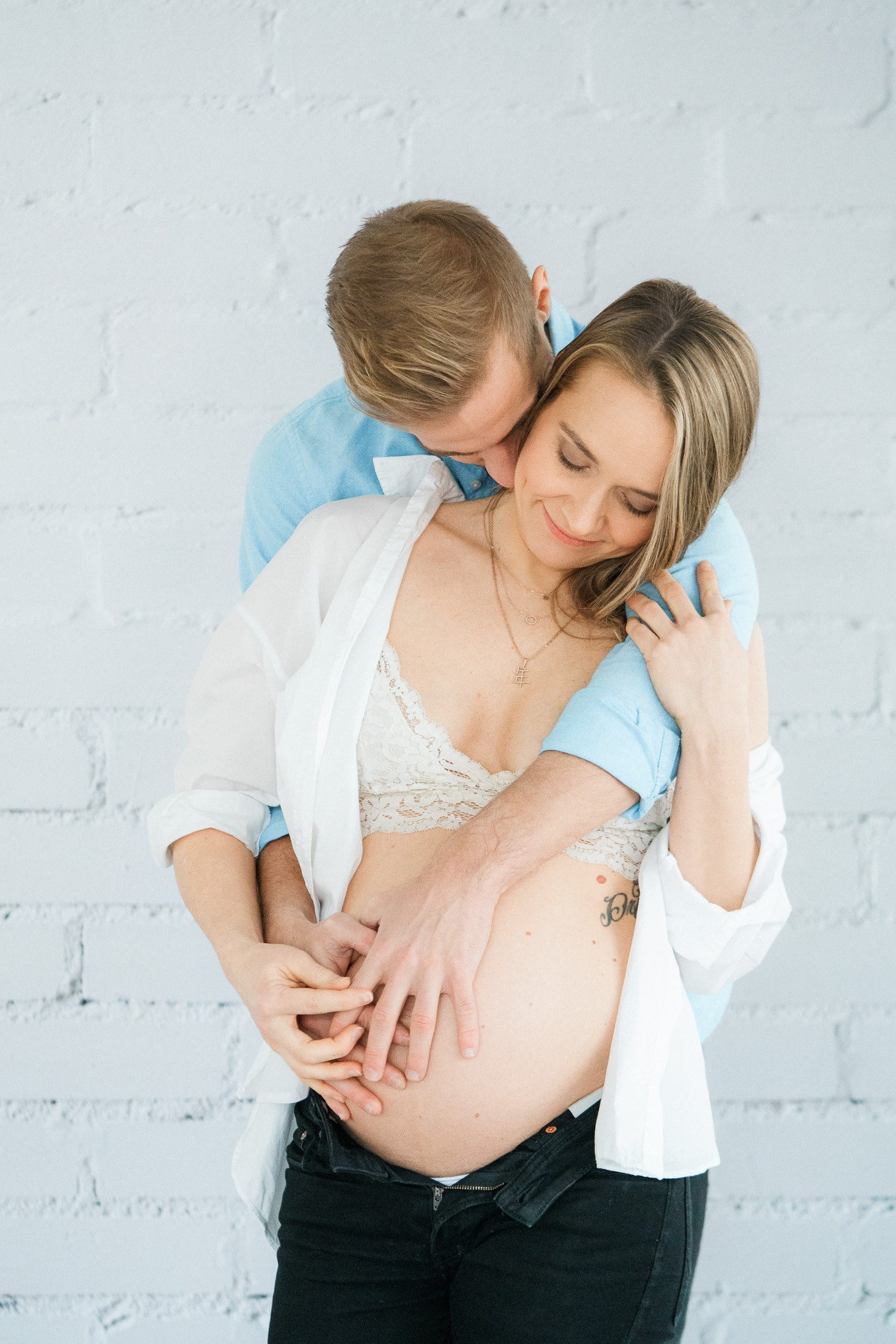 Maternity Photographer | Pregnancy Photos in Helsinki, Turku & Tampere