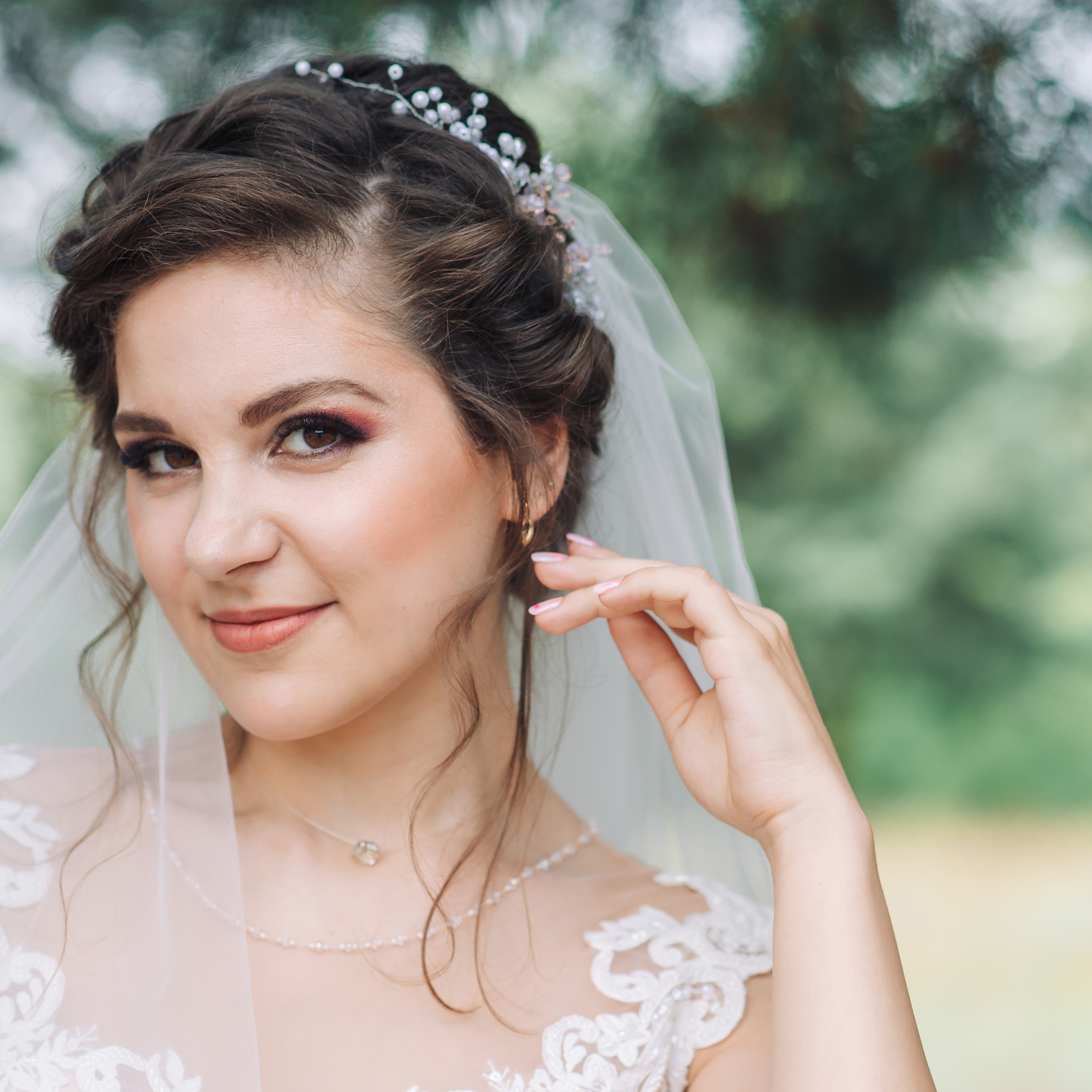 Фотосессия в сосновом лесу 