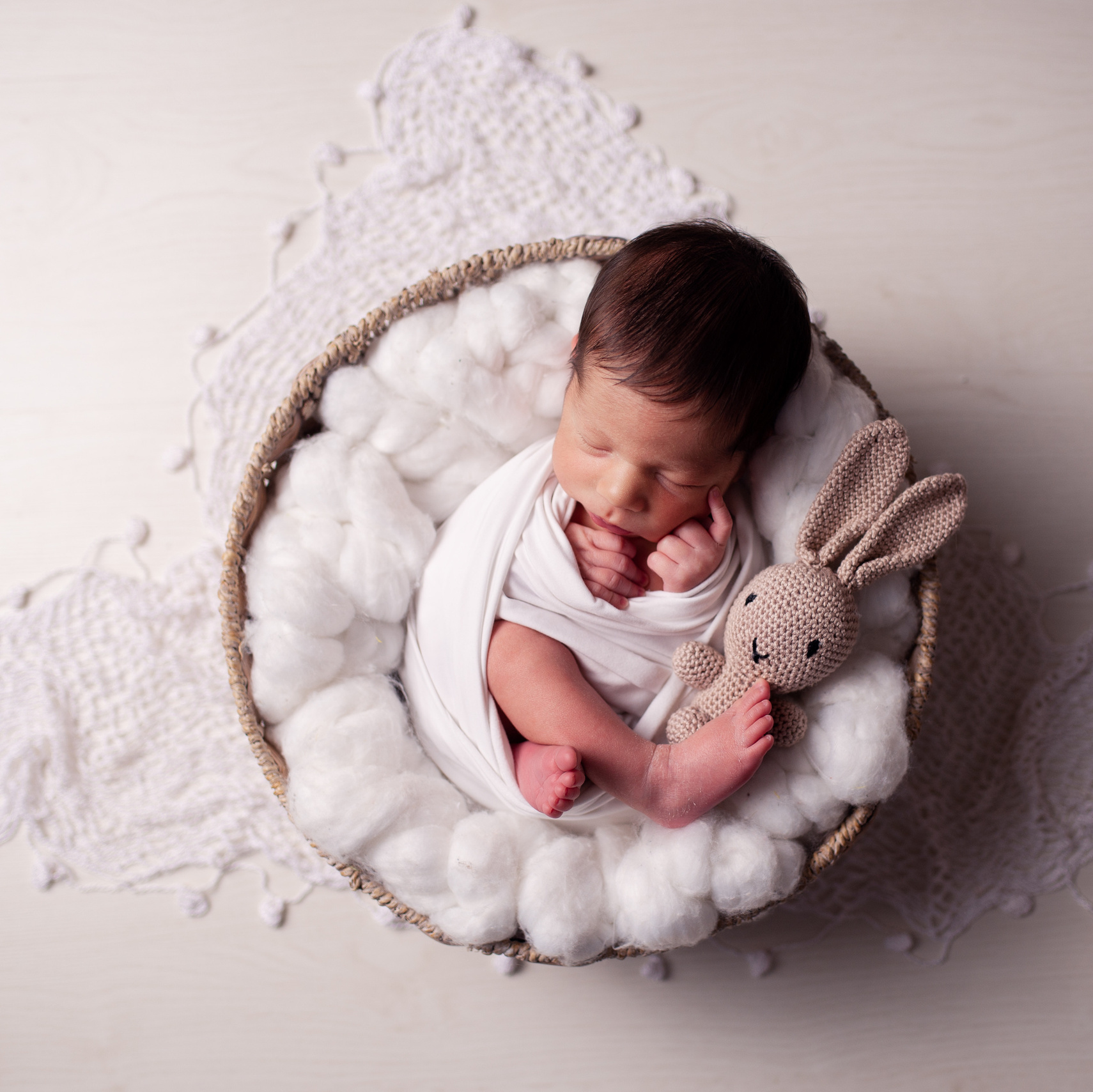 Καλλιτεχνική φωτογράφιση νεογέννητου στη Ρόδο. Φωτογράφος νεογέννητων στη Ρόδο. Φωτογράφιση εγκυμοσύνης