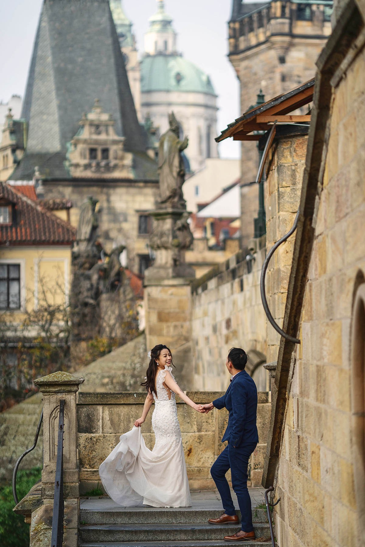 Jessica & Ronald — Misty November Pre-Wedding in Prague