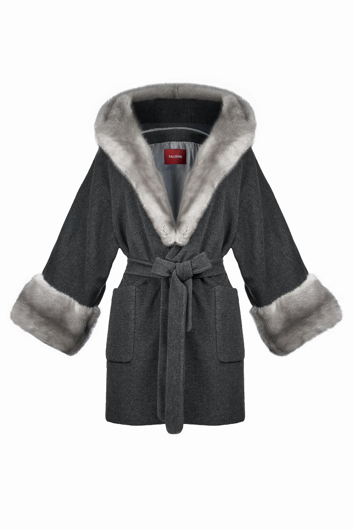 Ten coats and three hats: the plan changed in the first hour | Fashion project