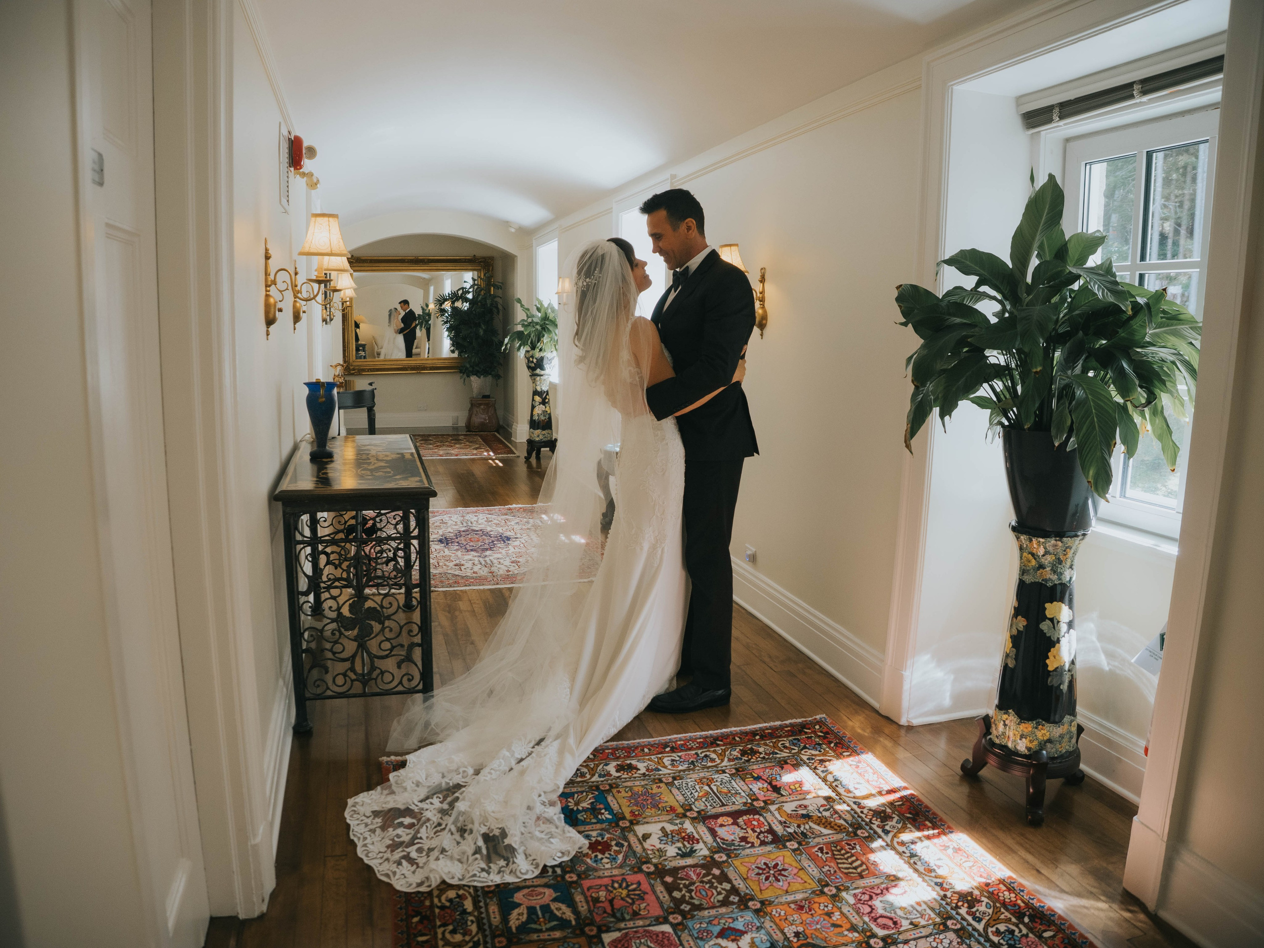 The most romantic rustic wedding venues in and around Montreal. Montreal Wedding Photographer — Muriel Oe Photo