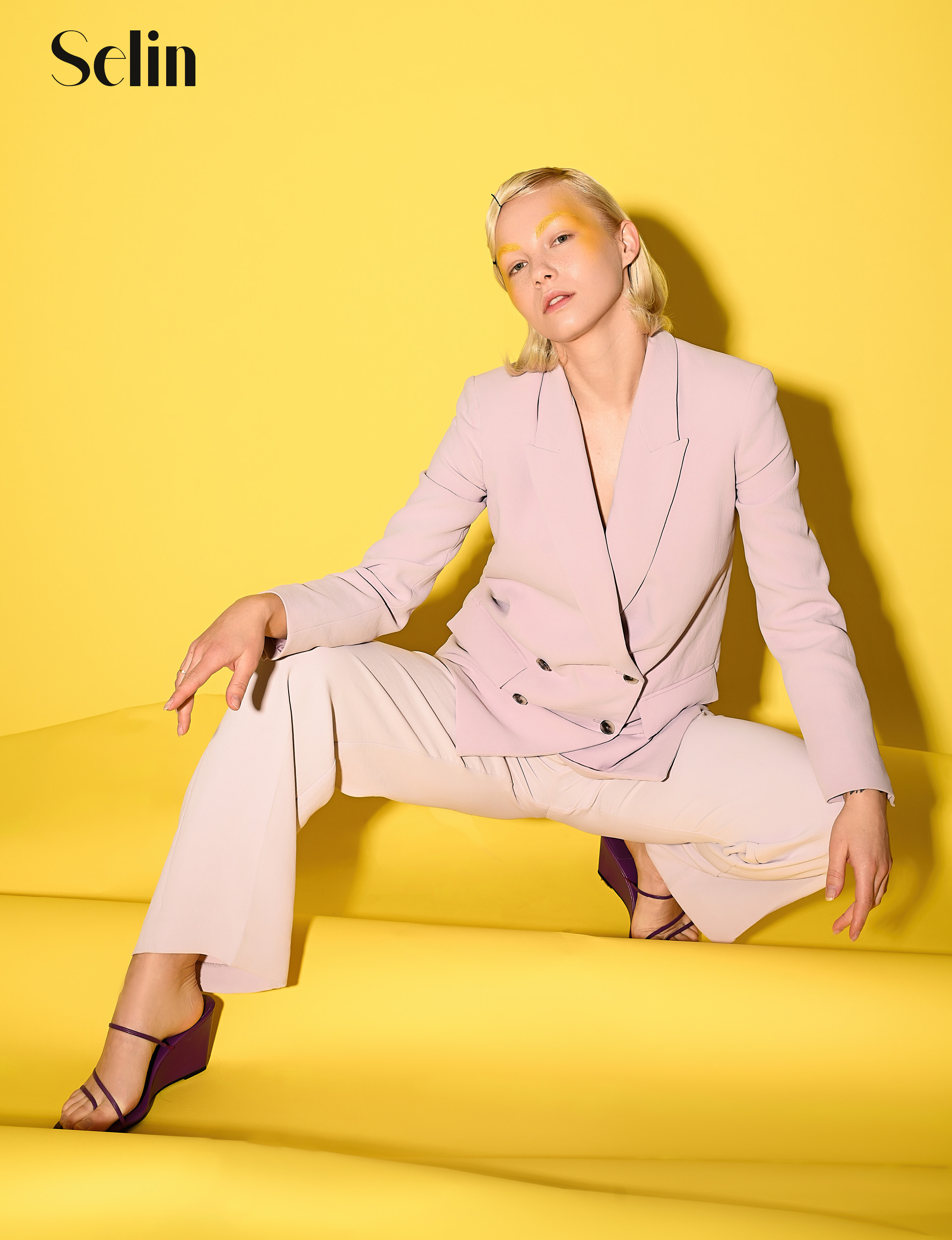 Contact. Alexandra Hryshyn photography