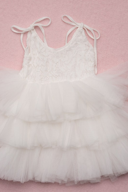 Cake smash outfits for girls. Newborn and family photographer. Hills District. Sydney