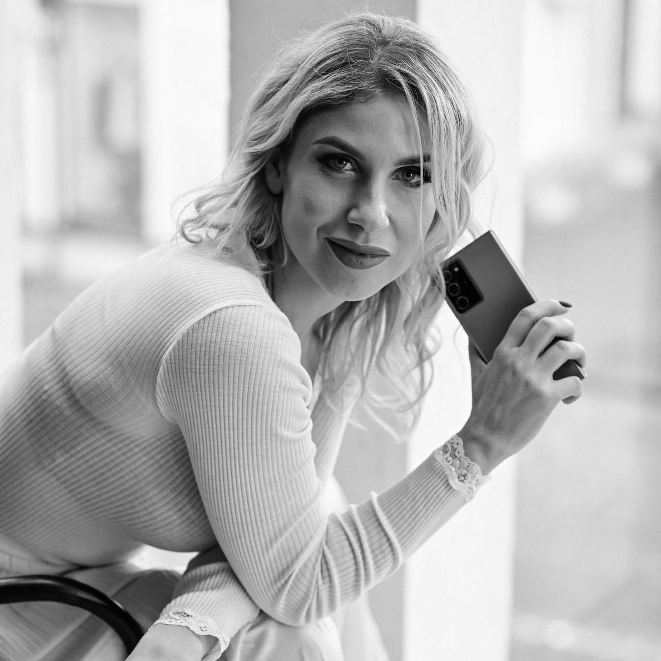 Contacts. Fotografė Vilniuje Jurgita Zyman