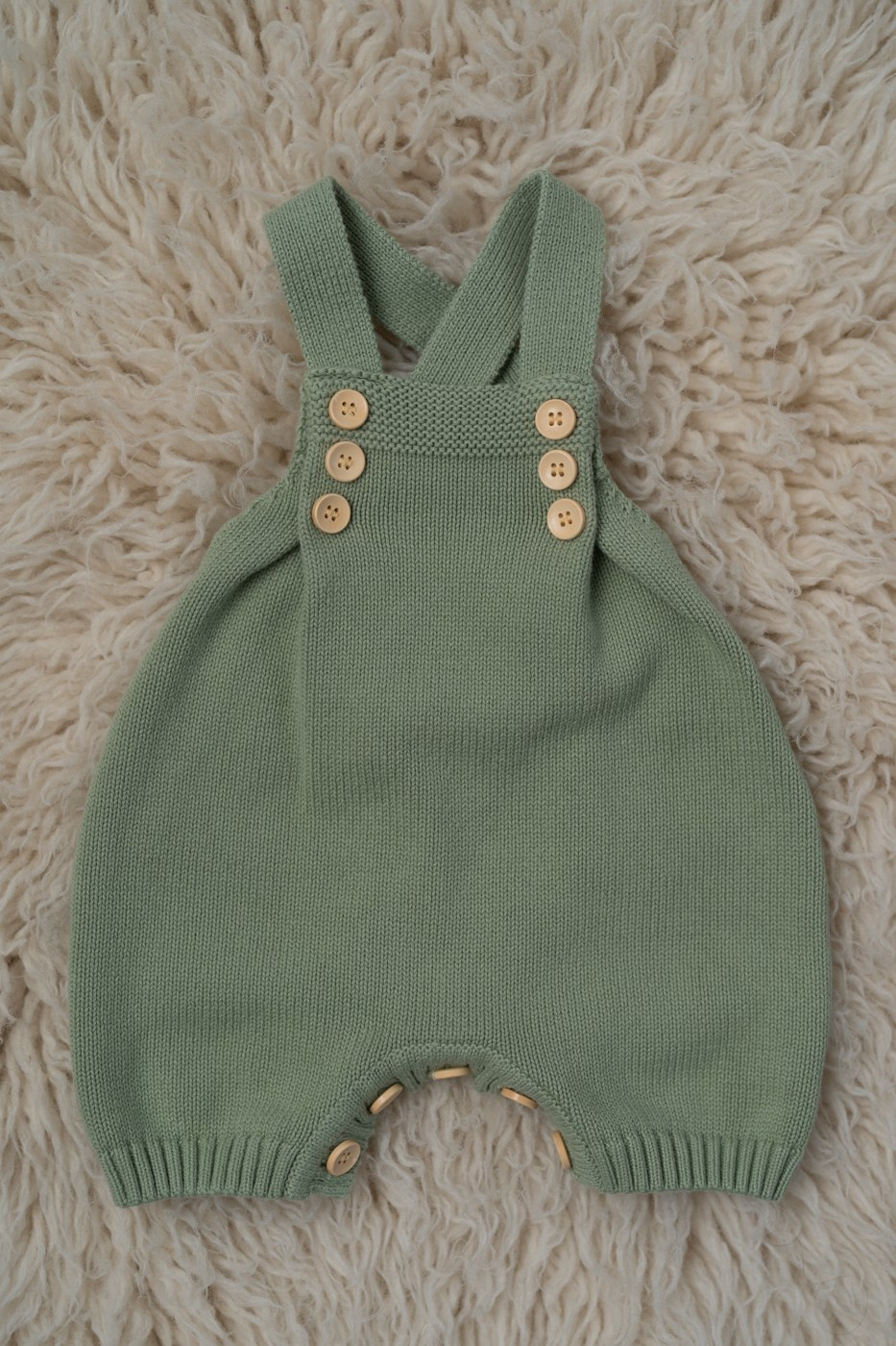 Cake smash outfits for boys. Newborn and family photographer. Hills District. Sydney