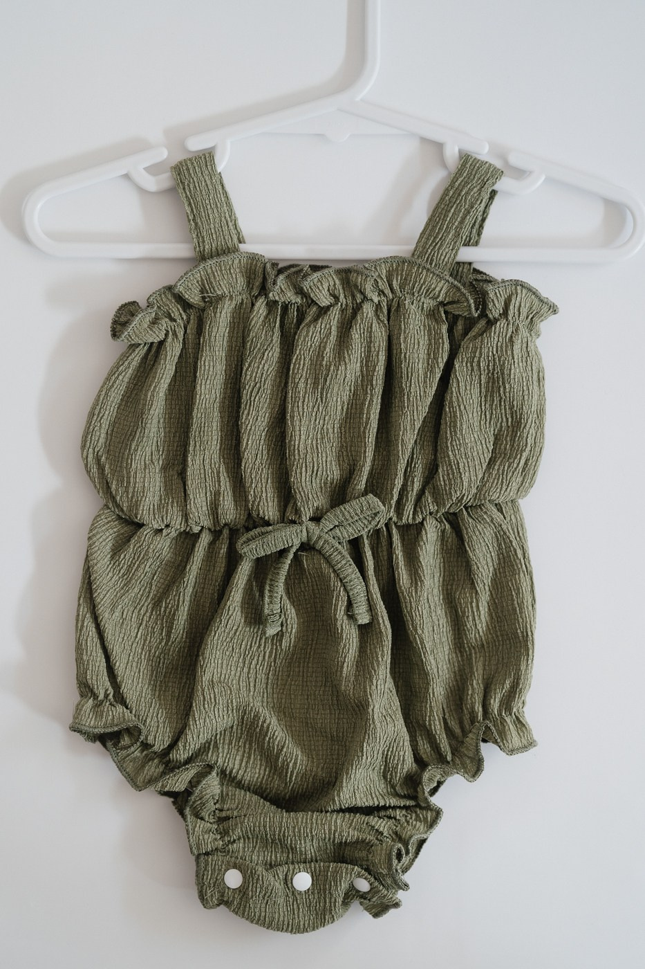 Cake smash outfits for girls. Newborn and family photographer. Hills District. Sydney