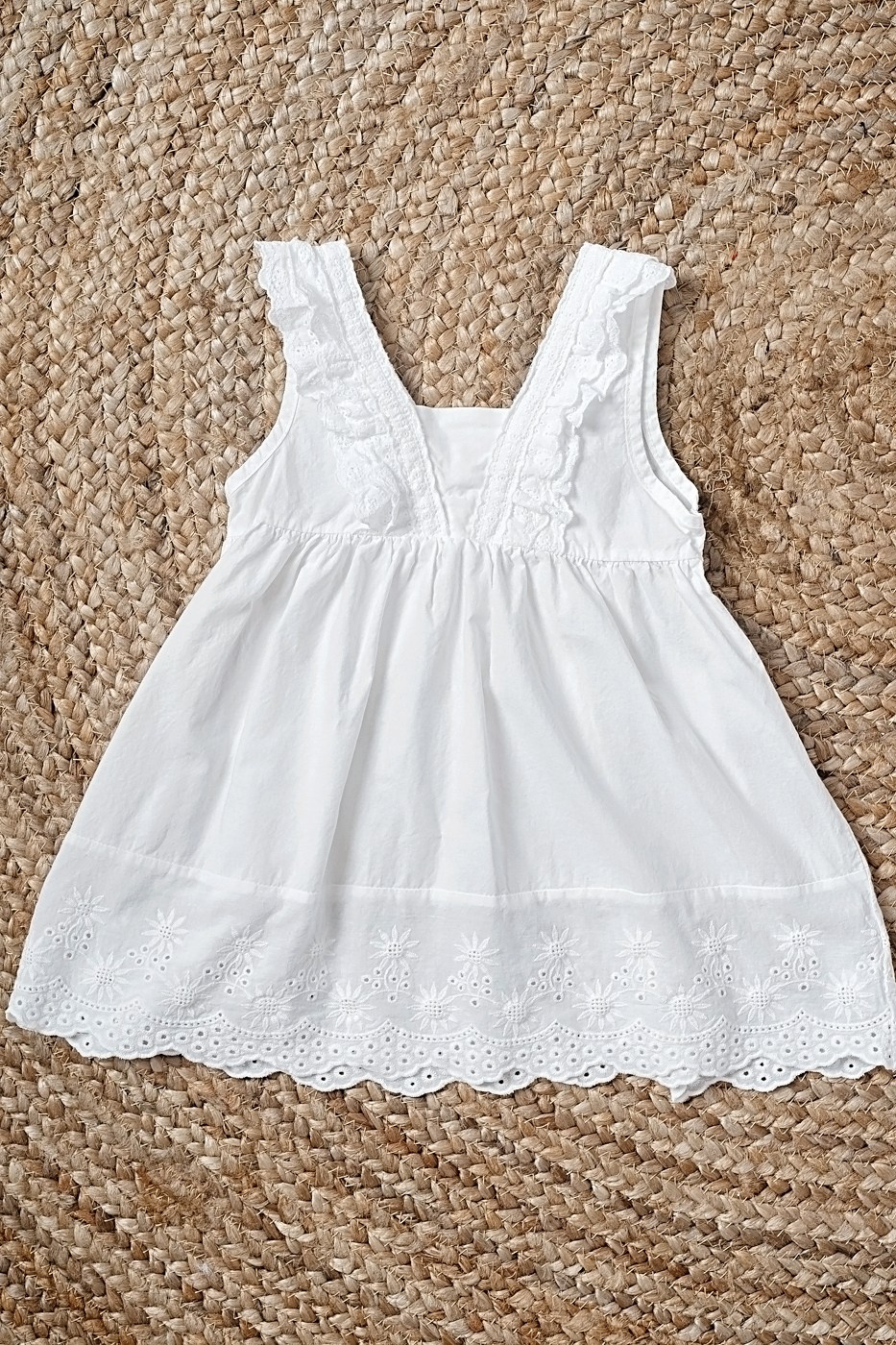 Cake smash outfits for girls. Newborn and family photographer. Hills District. Sydney