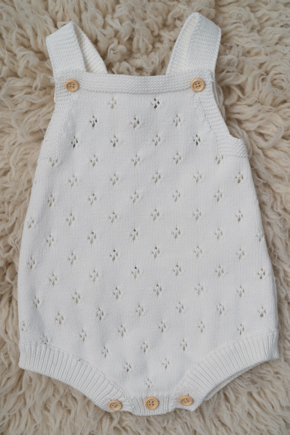 Cake smash outfits for girls. Newborn and family photographer. Hills District. Sydney