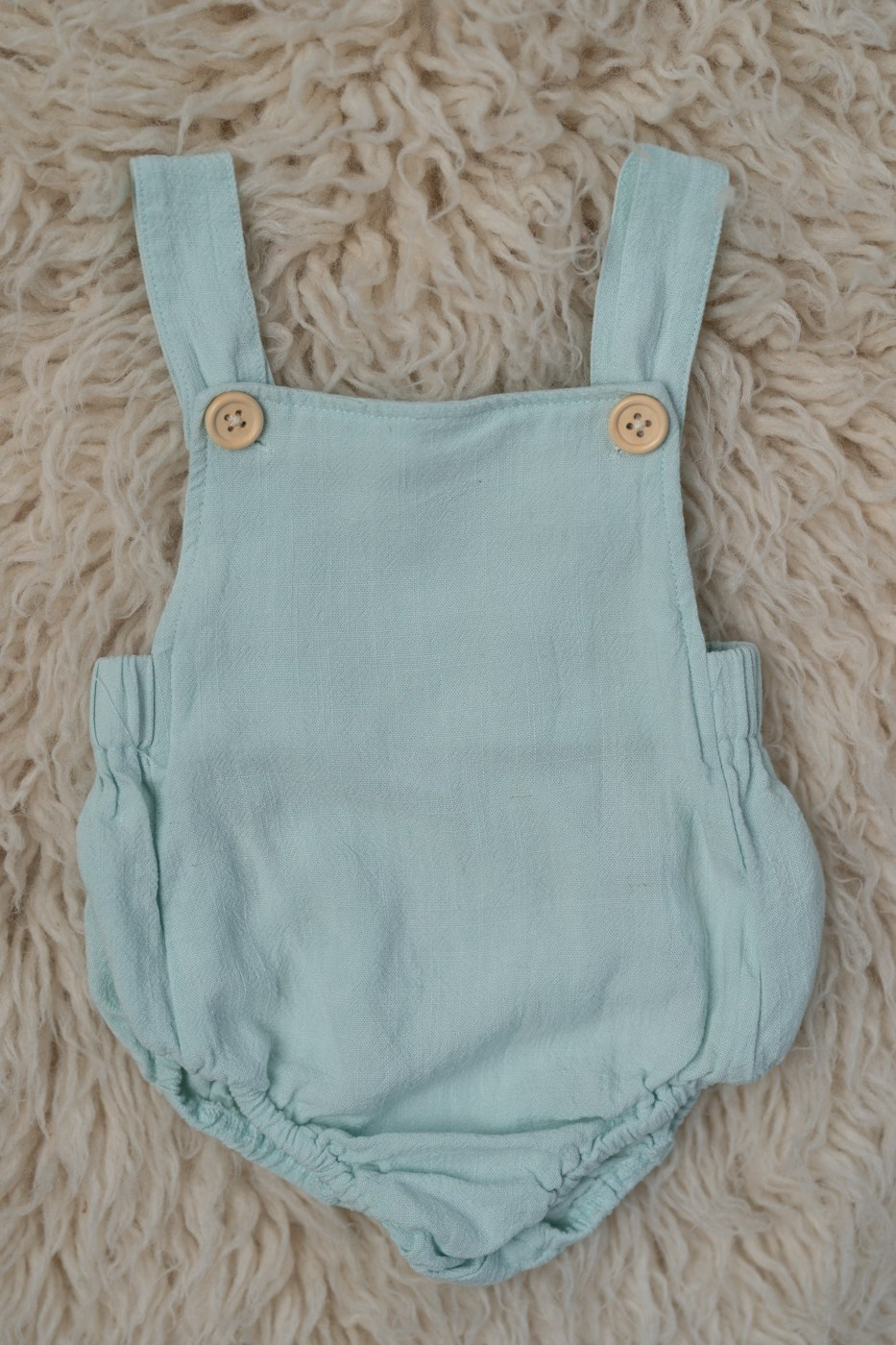 Cake smash outfits for boys. Newborn and family photographer. Hills District. Sydney