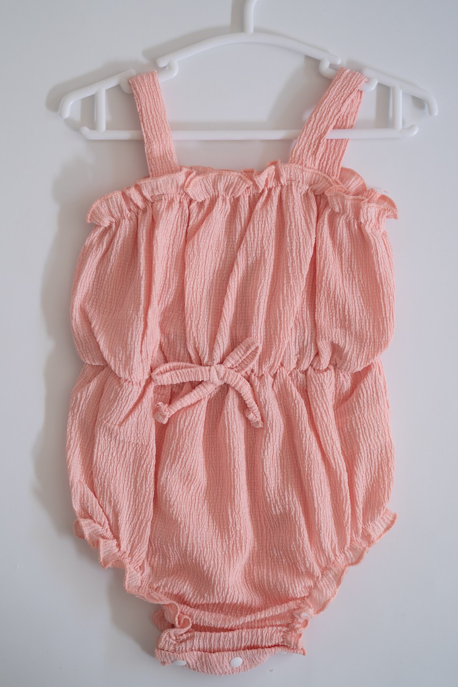 Cake smash outfits for girls. Newborn and family photographer. Hills District. Sydney