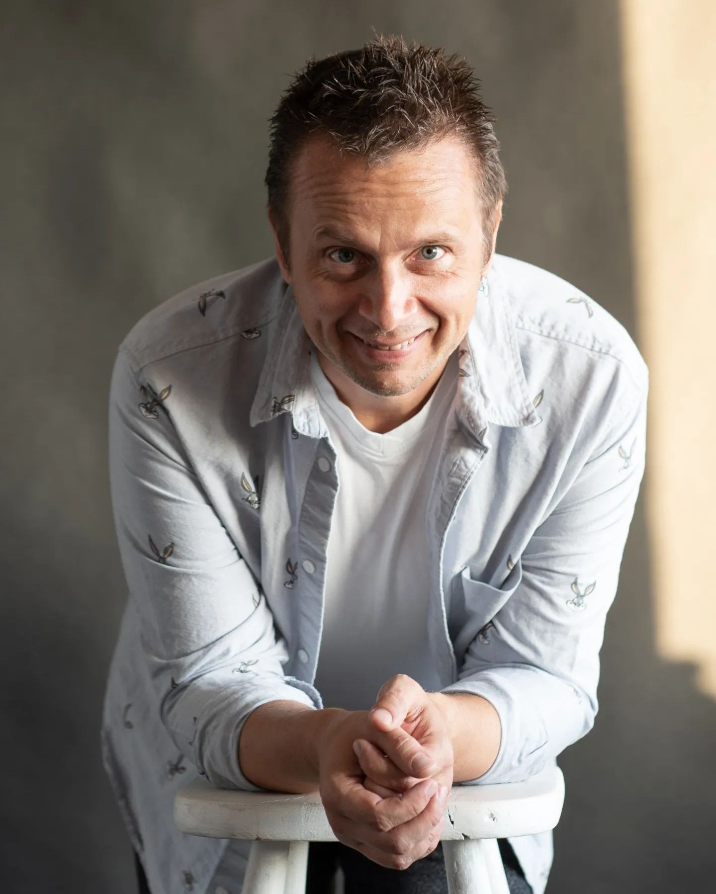 Contacts. Event Lens Photo | @deevaden