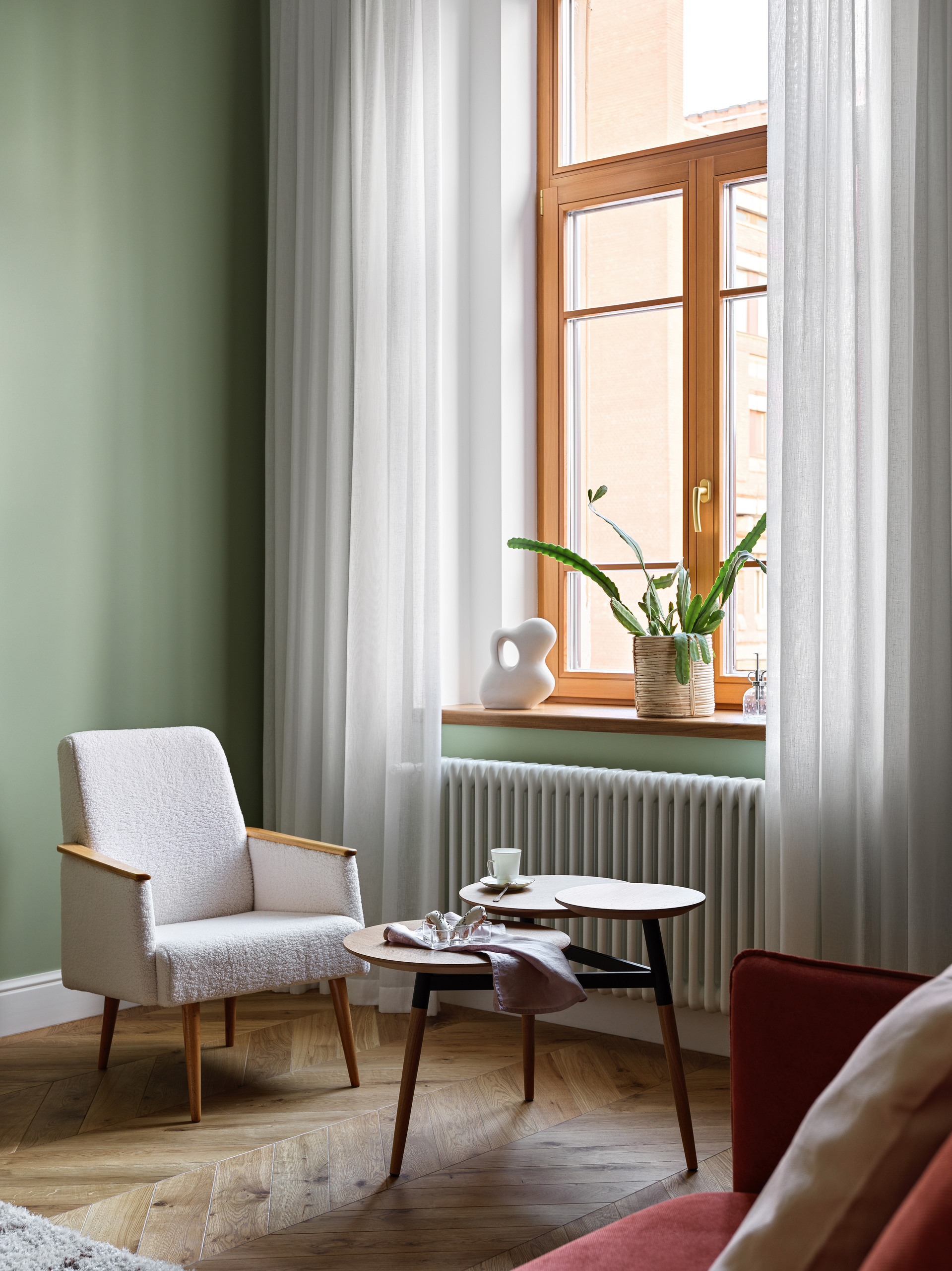 Интерьер в стиле ИКЕА 1960-х годов в старом доме Санкт-Петербурга