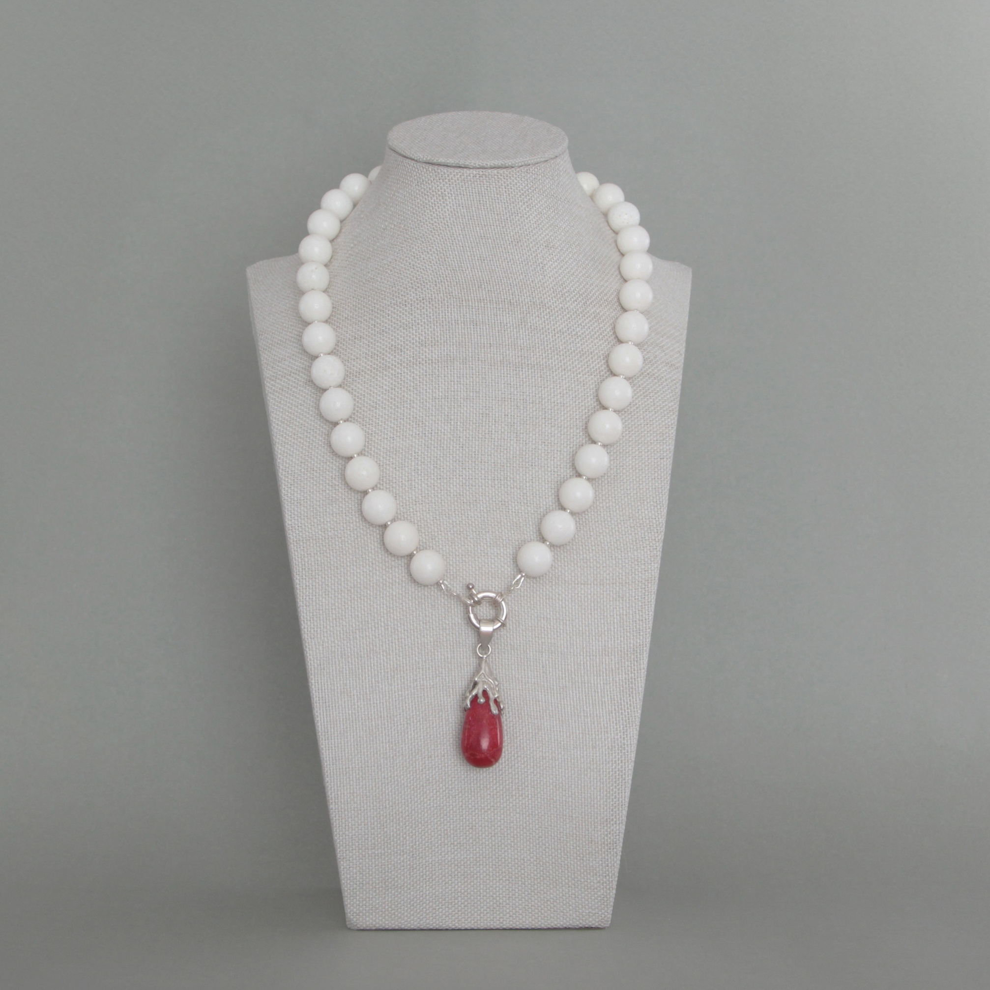 Modern Jewelry. Современнные и актикварные украшения в Барселоне, Москве и Санкт-Петербурге