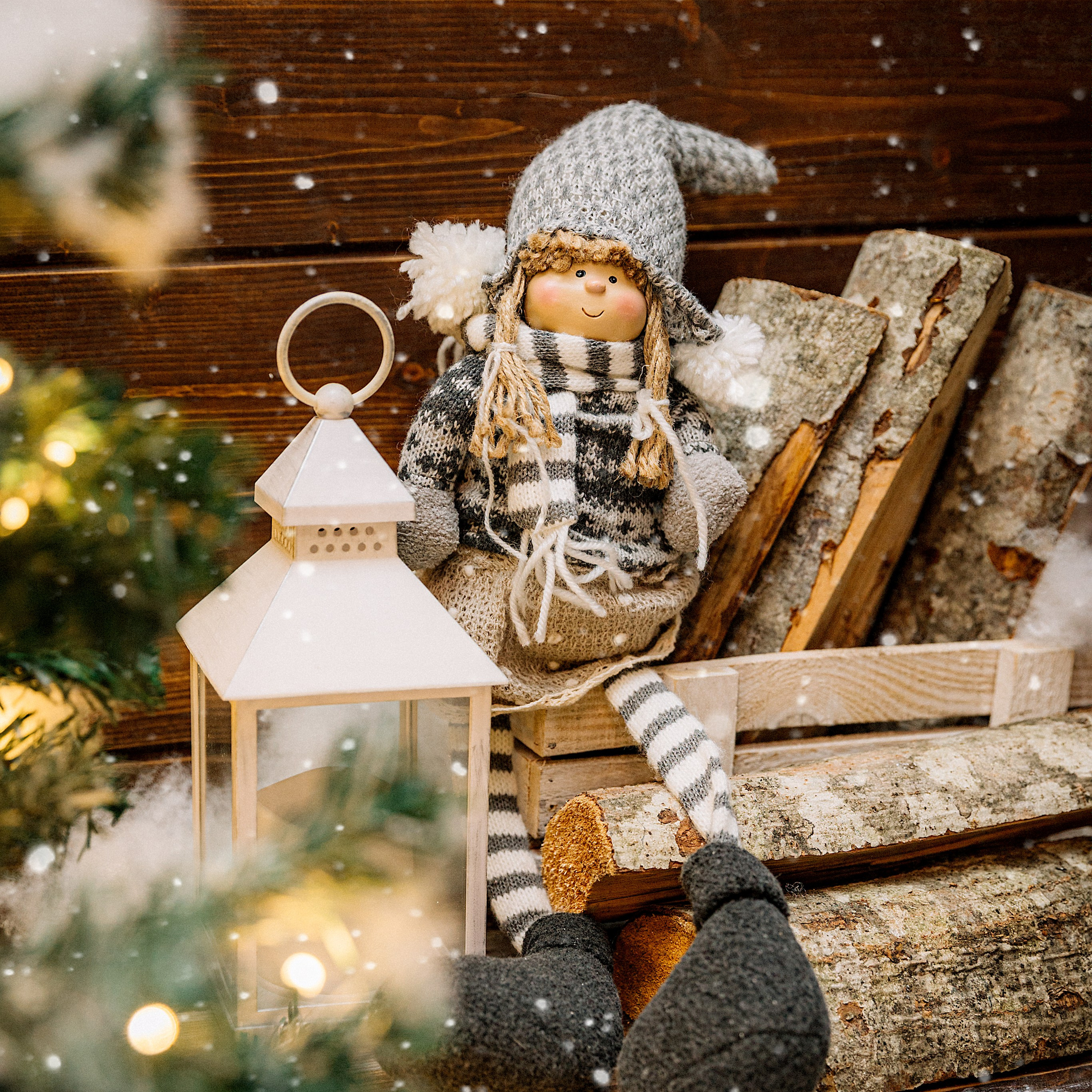 Ziemassvētku fotosesija Siguldā 2023 / Latvia Christmas offer 2023. Wedding and event photographer based in London