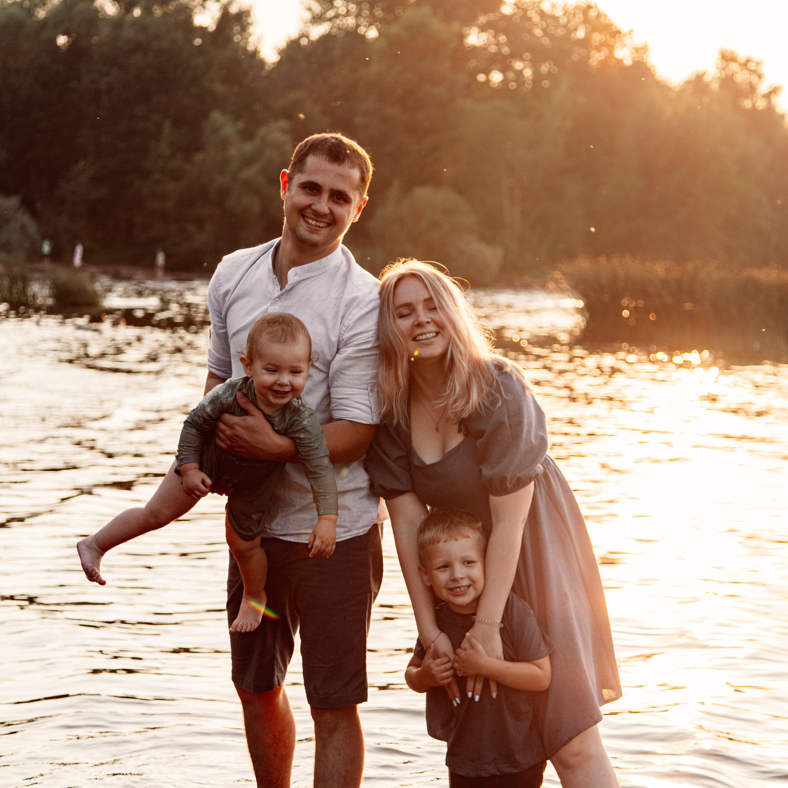 Wedding, family and portrait photographer in Portland