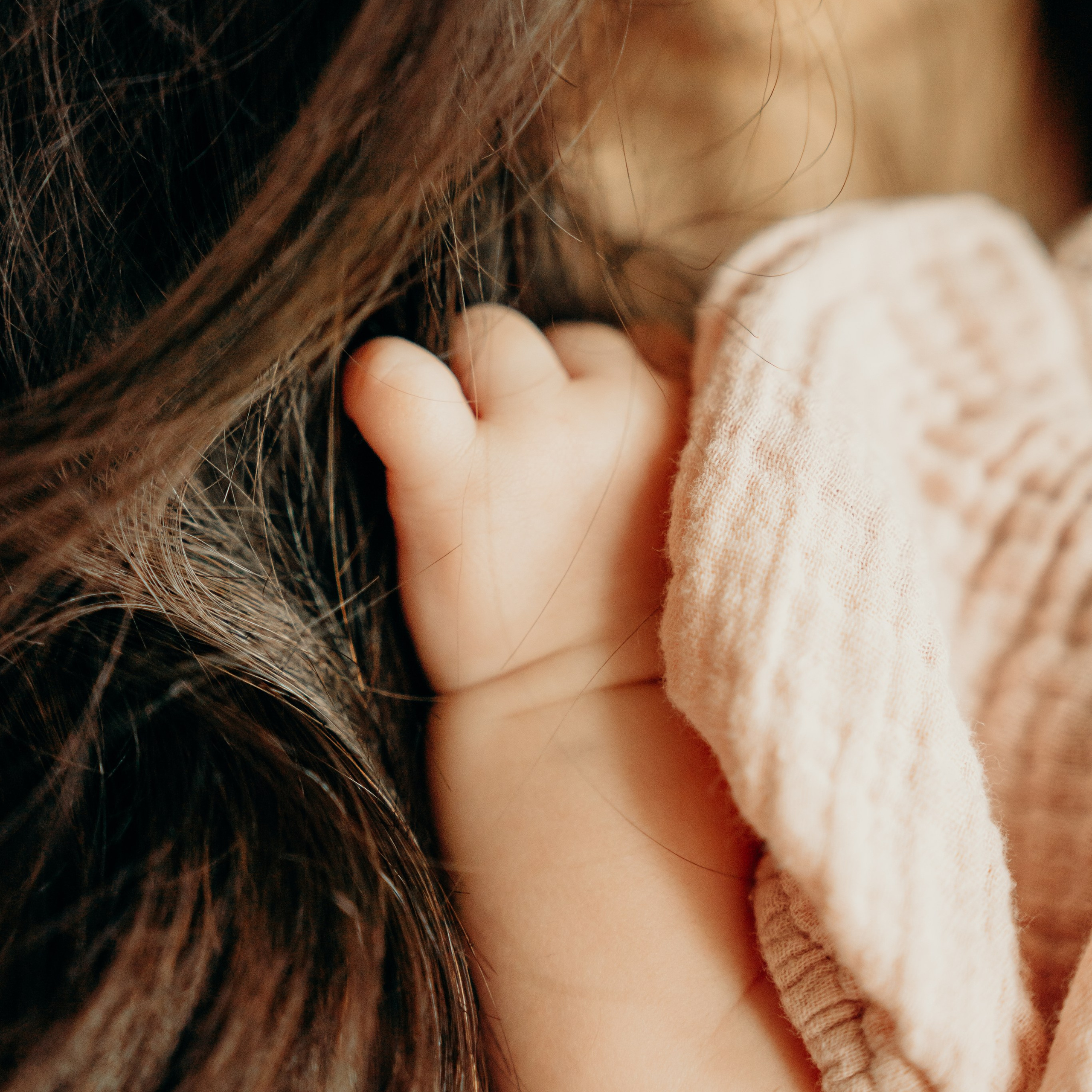 Newborn photoshoot wardrobe ideas. Newcastle Upon Tyne Photographer Yana Balatskaya