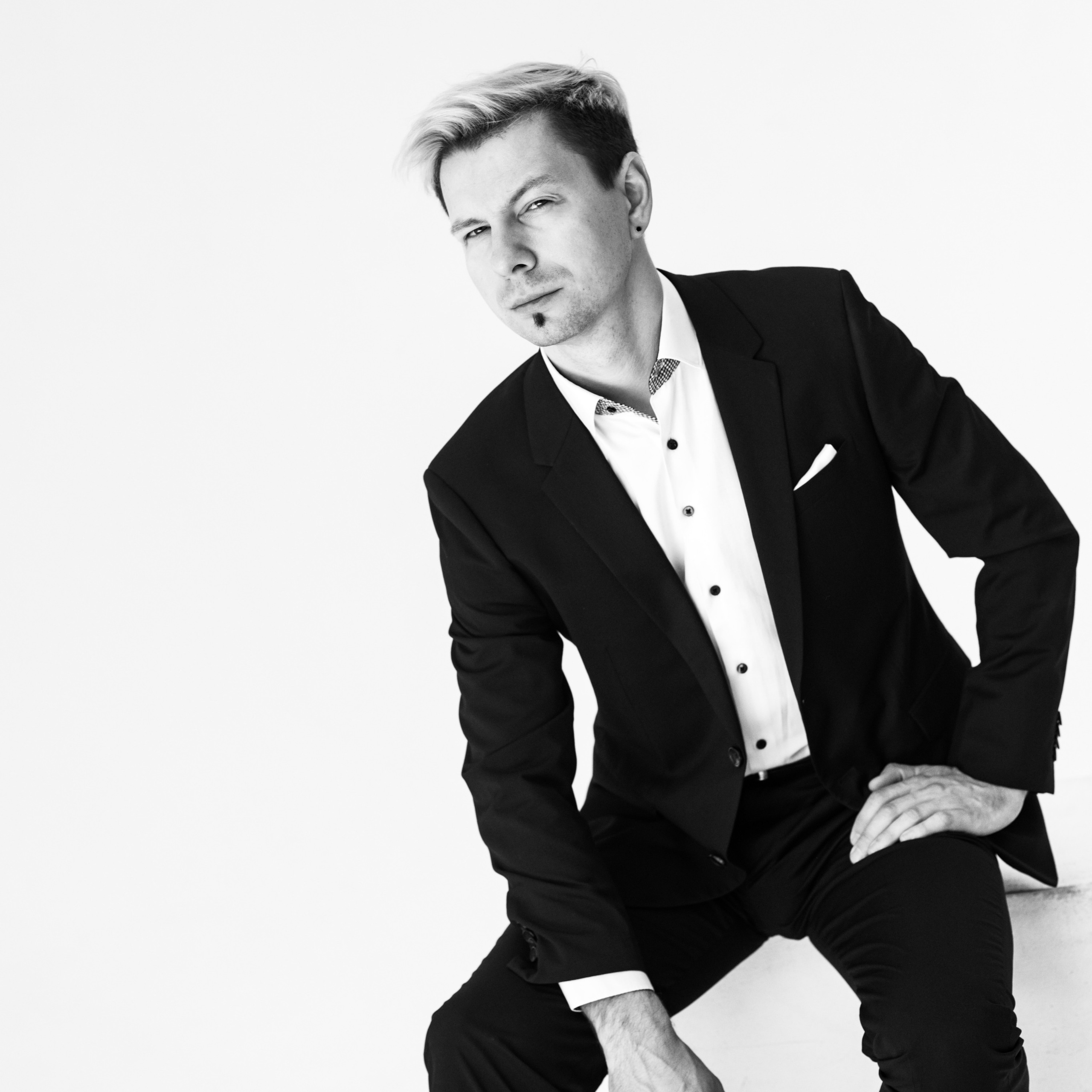 Price. Portraits and photojournalistic photograph