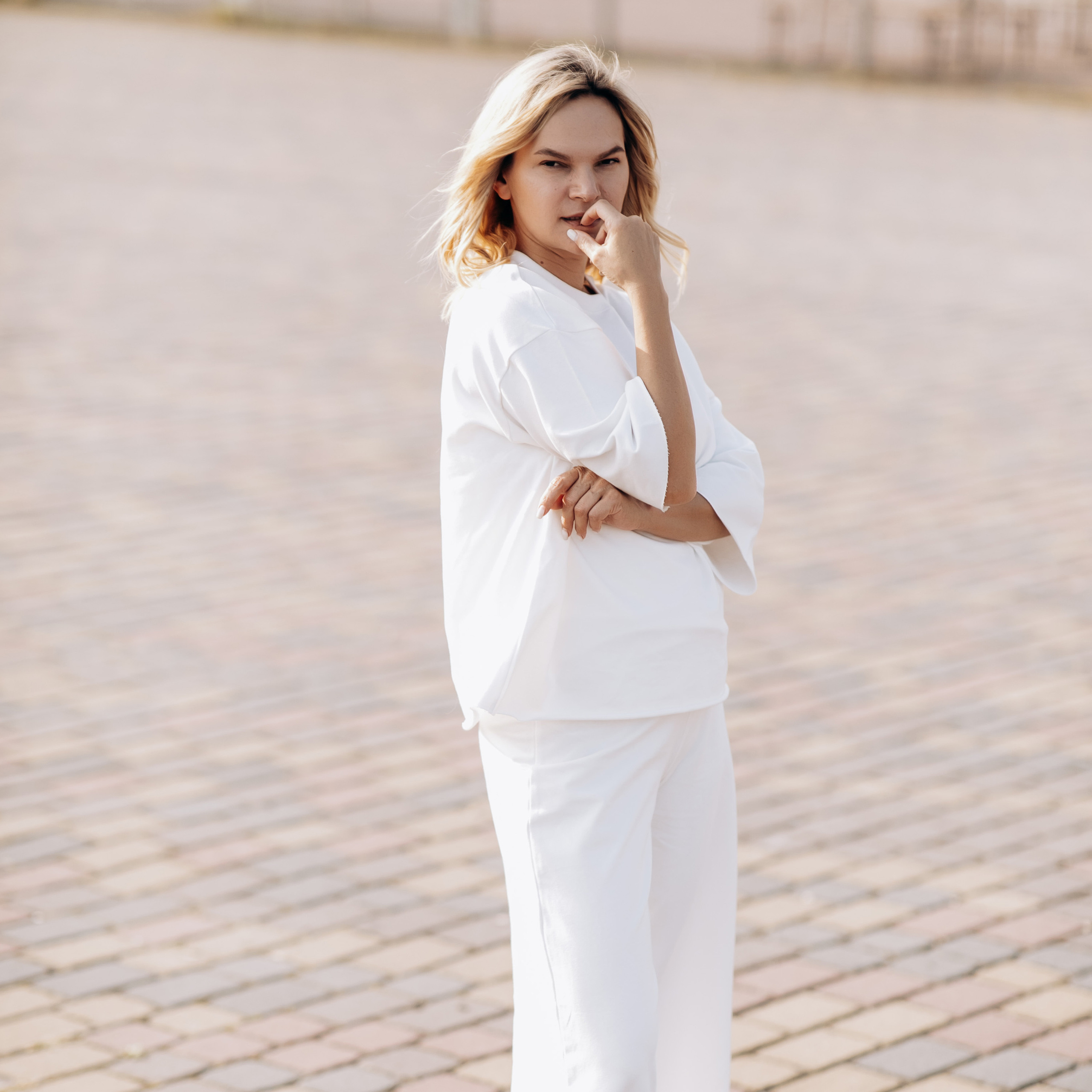 Контакти. Головна