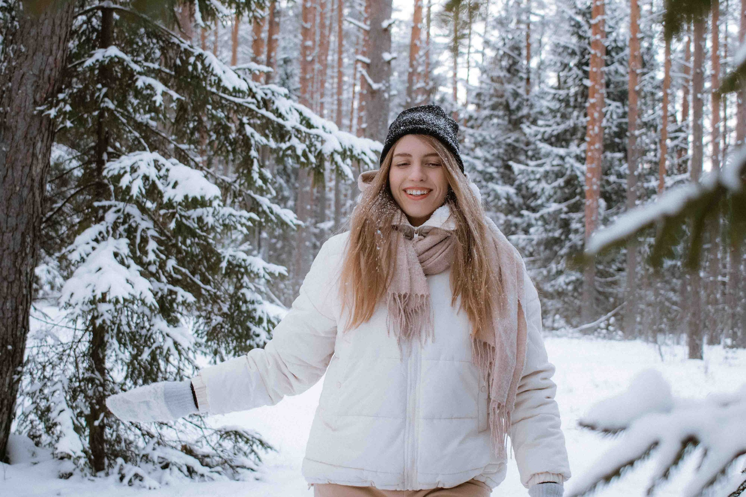 Jauki Kalėdinė fotosesija Vilniuje: studijoje, namų šilumoje, gamtoje ar mieste. Framed by Evelina | Vestuvių fotografė