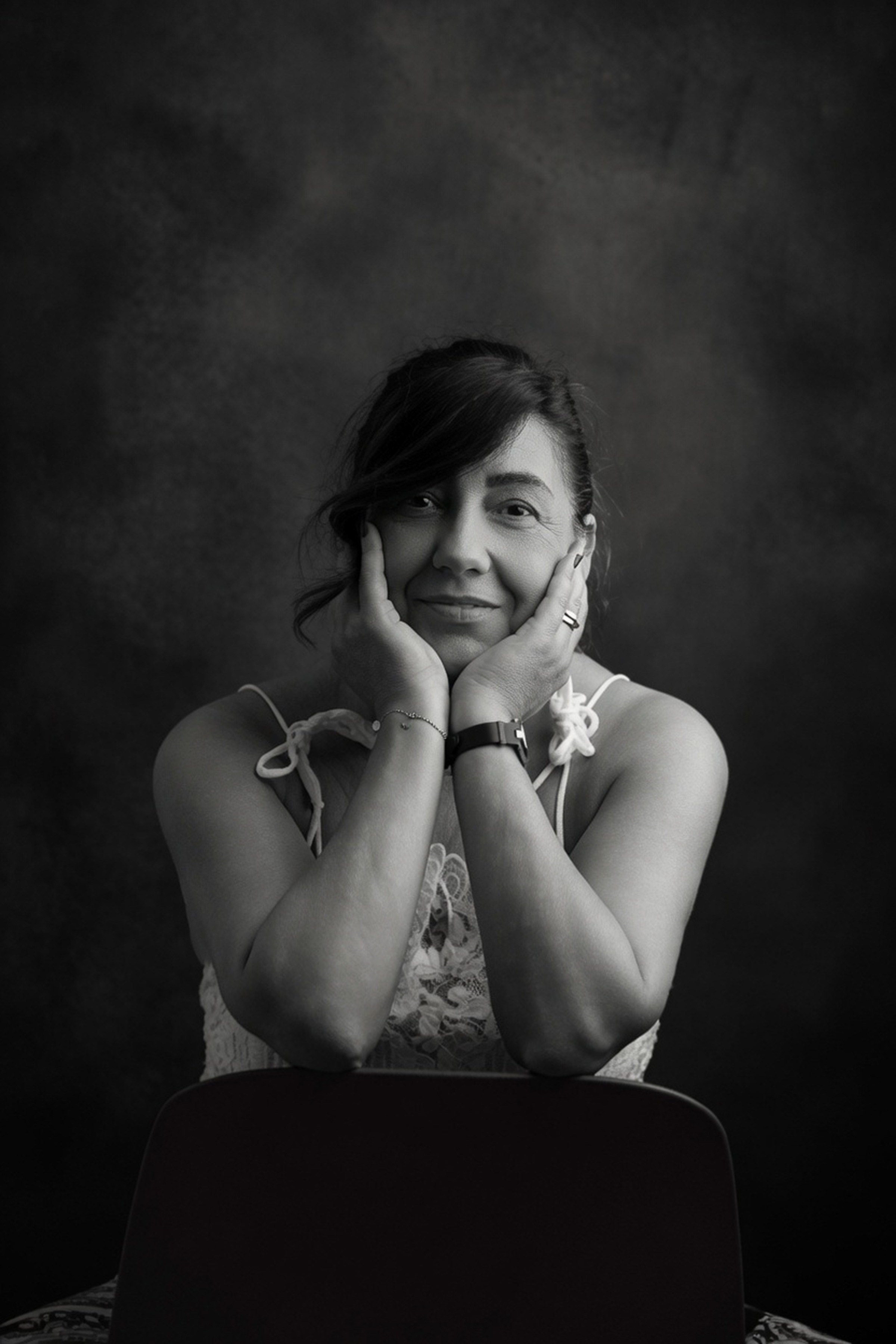 Sessione Fotografica di Ritratto in Studio Milano. Fotografa di matrimonio a Milano e in Lombardia. Racconto matrimoni con uno stile naturale, elegante e senza pose forzate