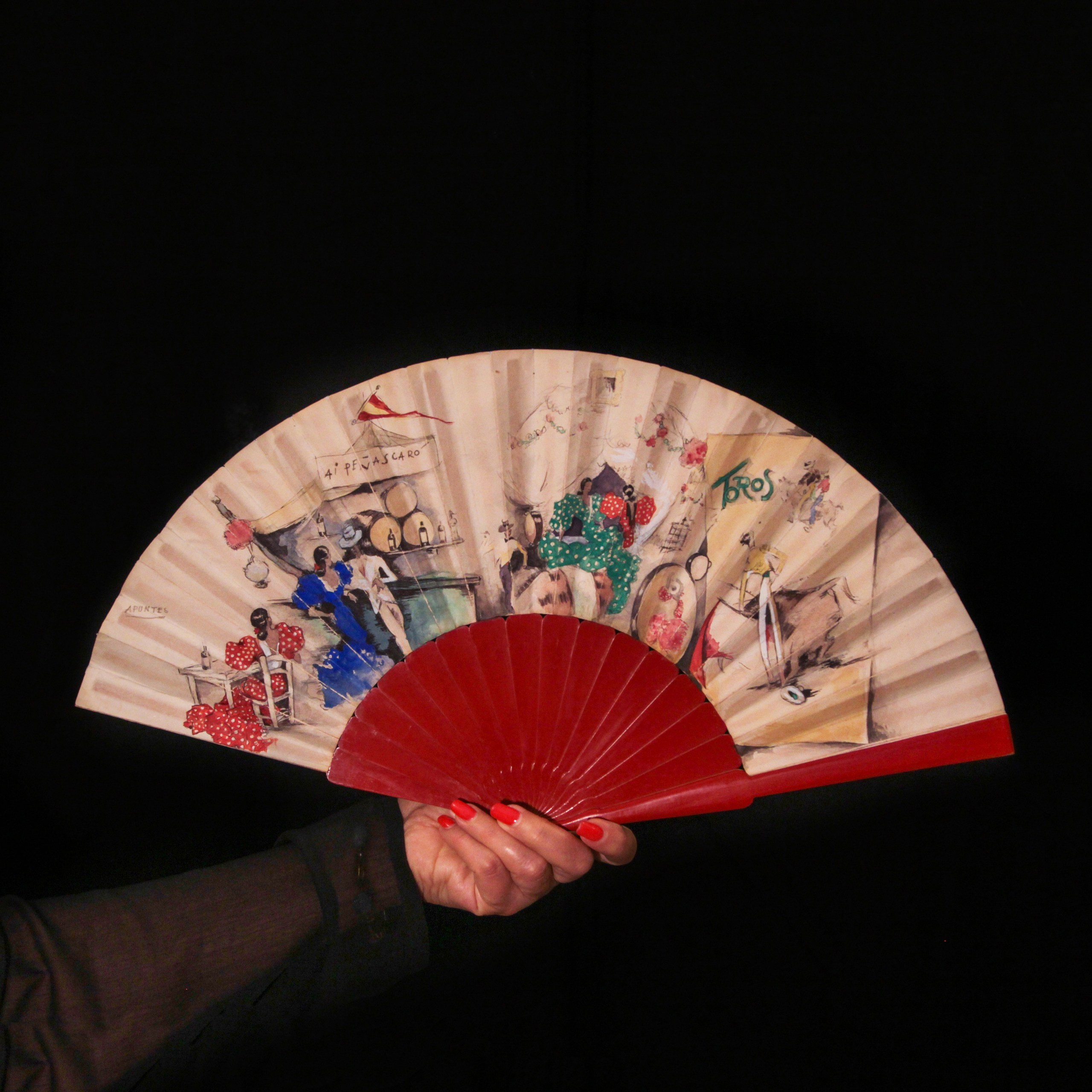 Antique fans. Современнные и актикварные украшения в Барселоне, Москве и Санкт-Петербурге