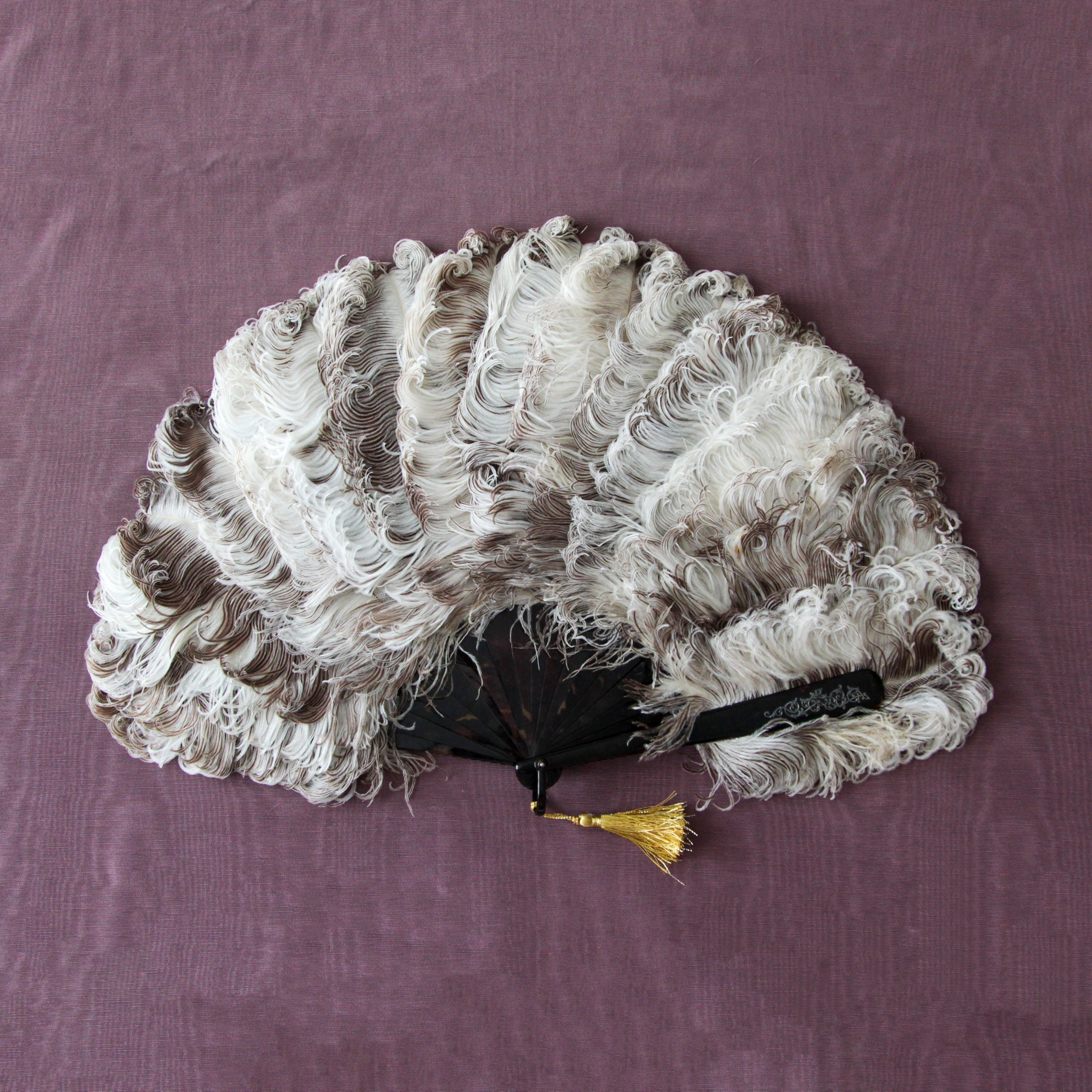 Antique fans. Современнные и актикварные украшения в Барселоне, Москве и Санкт-Петербурге